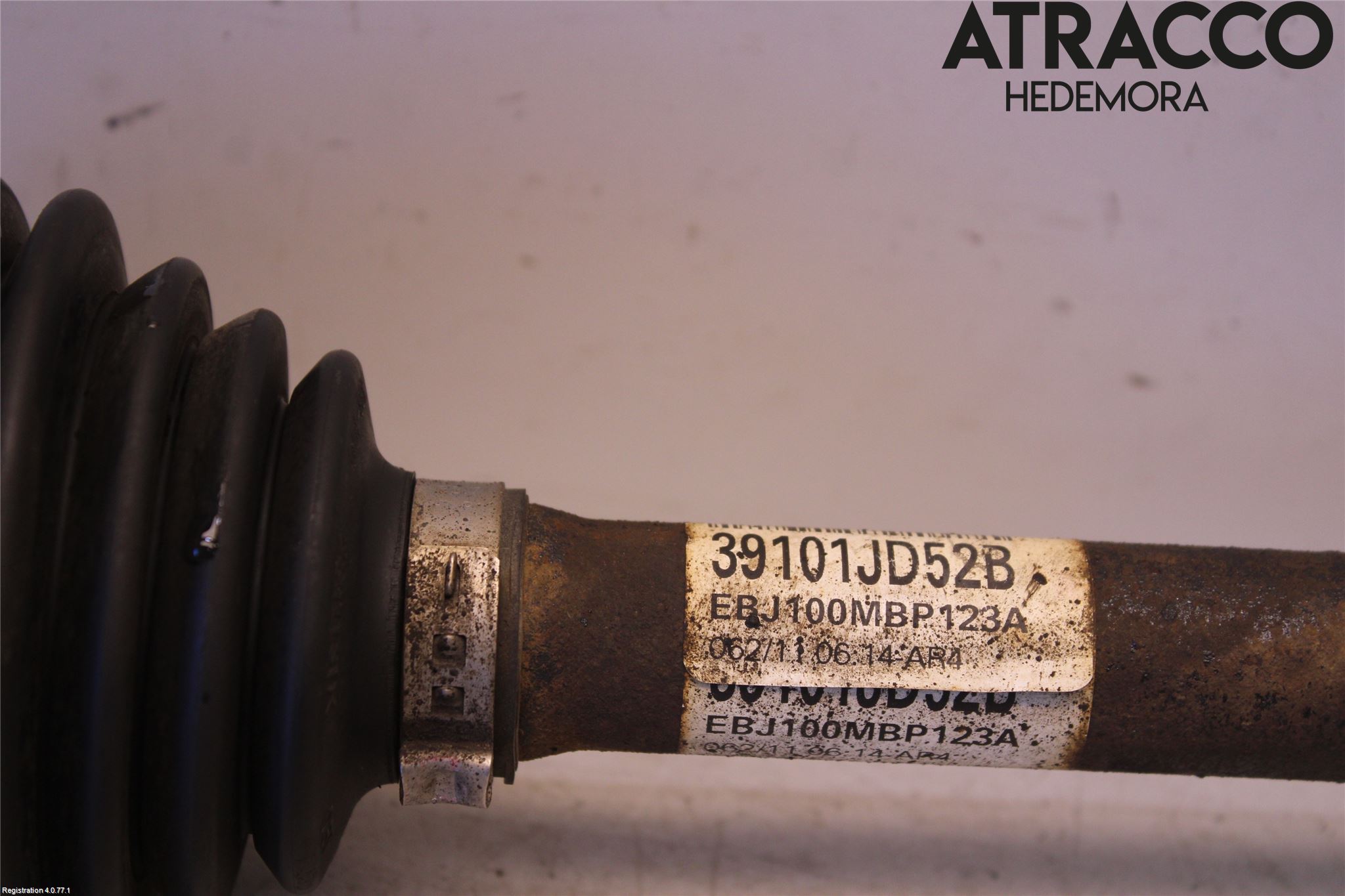 Nissan QASHQAI+2  10-14 Drivaxel Fram Vänster