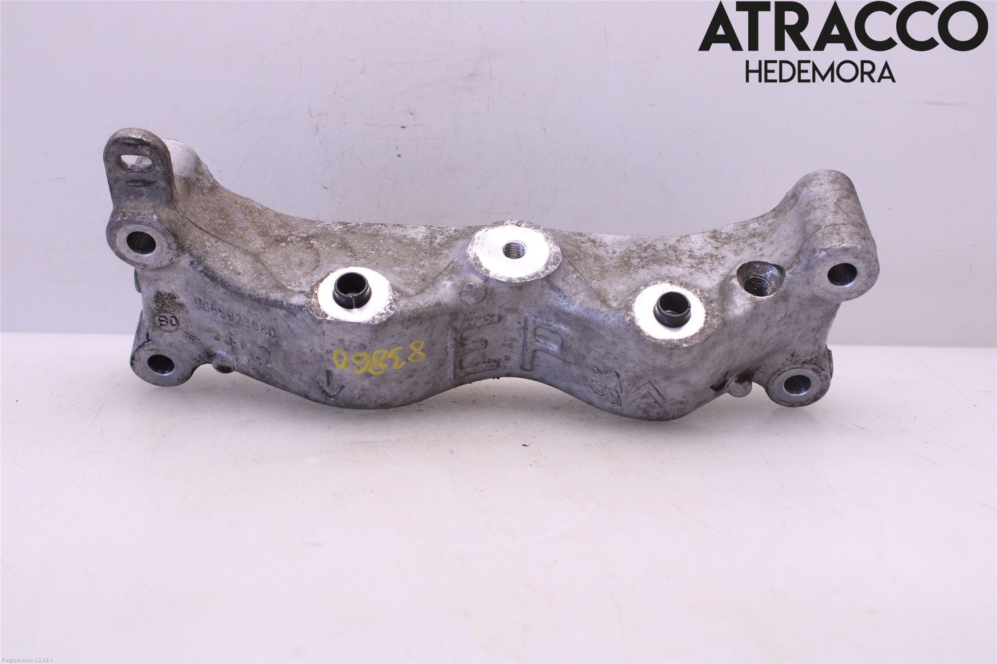 Peugeot 5008 10-16 Motorfäste