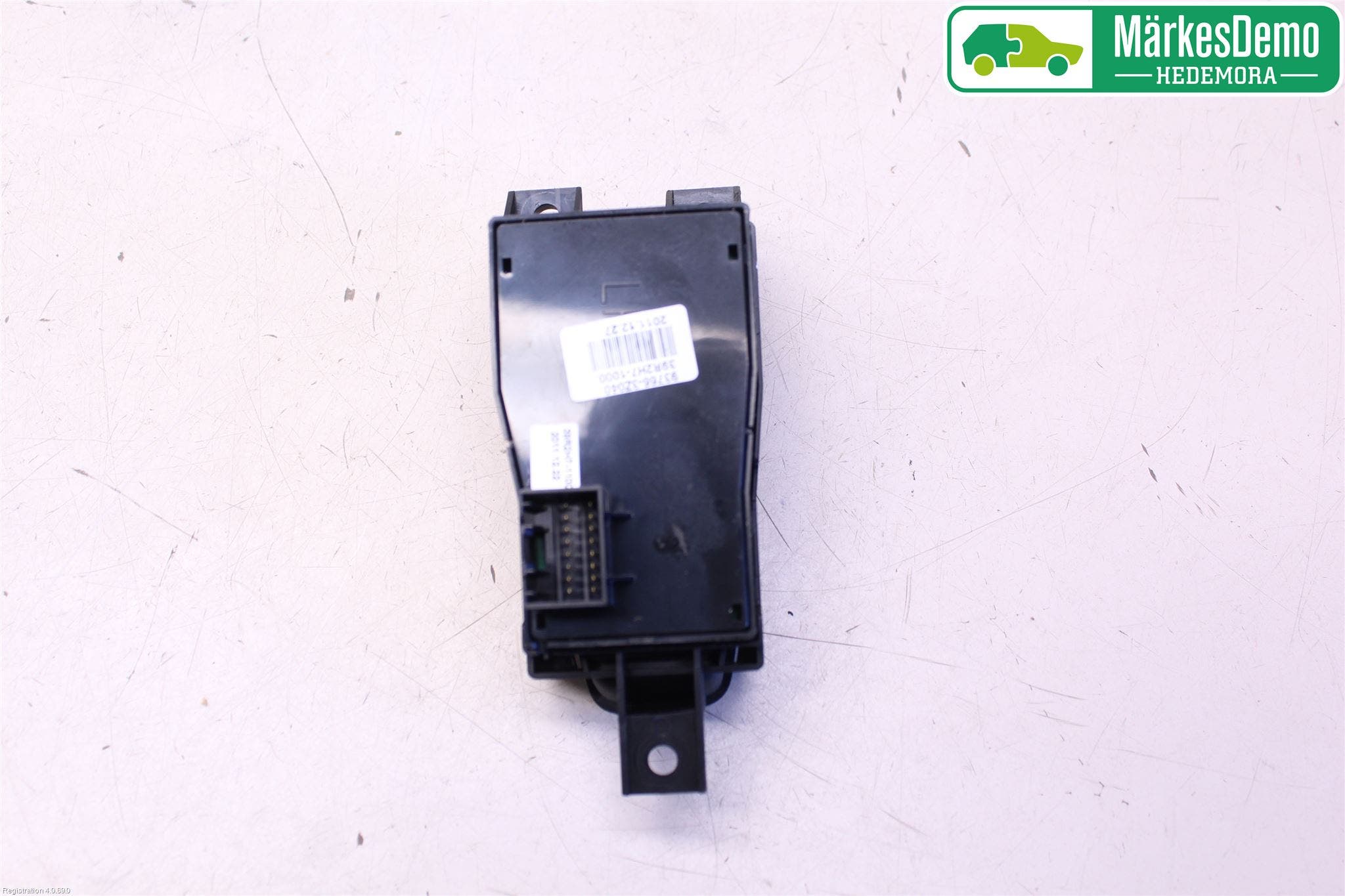 Hyundai i40 08-15 Strömställare Parkeringsbroms