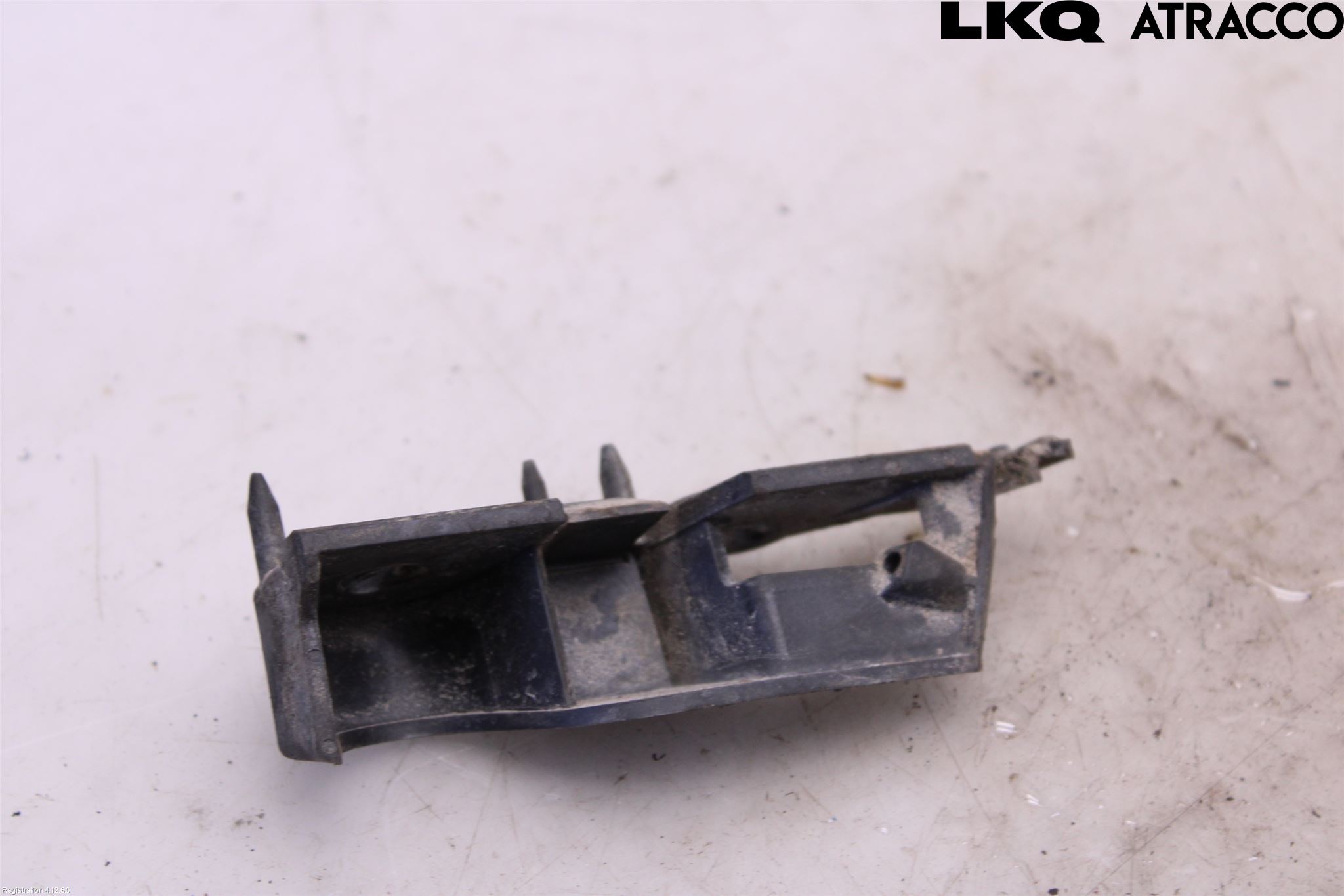 Audi A4 12-15 Stötfångarfäste Fram Vä