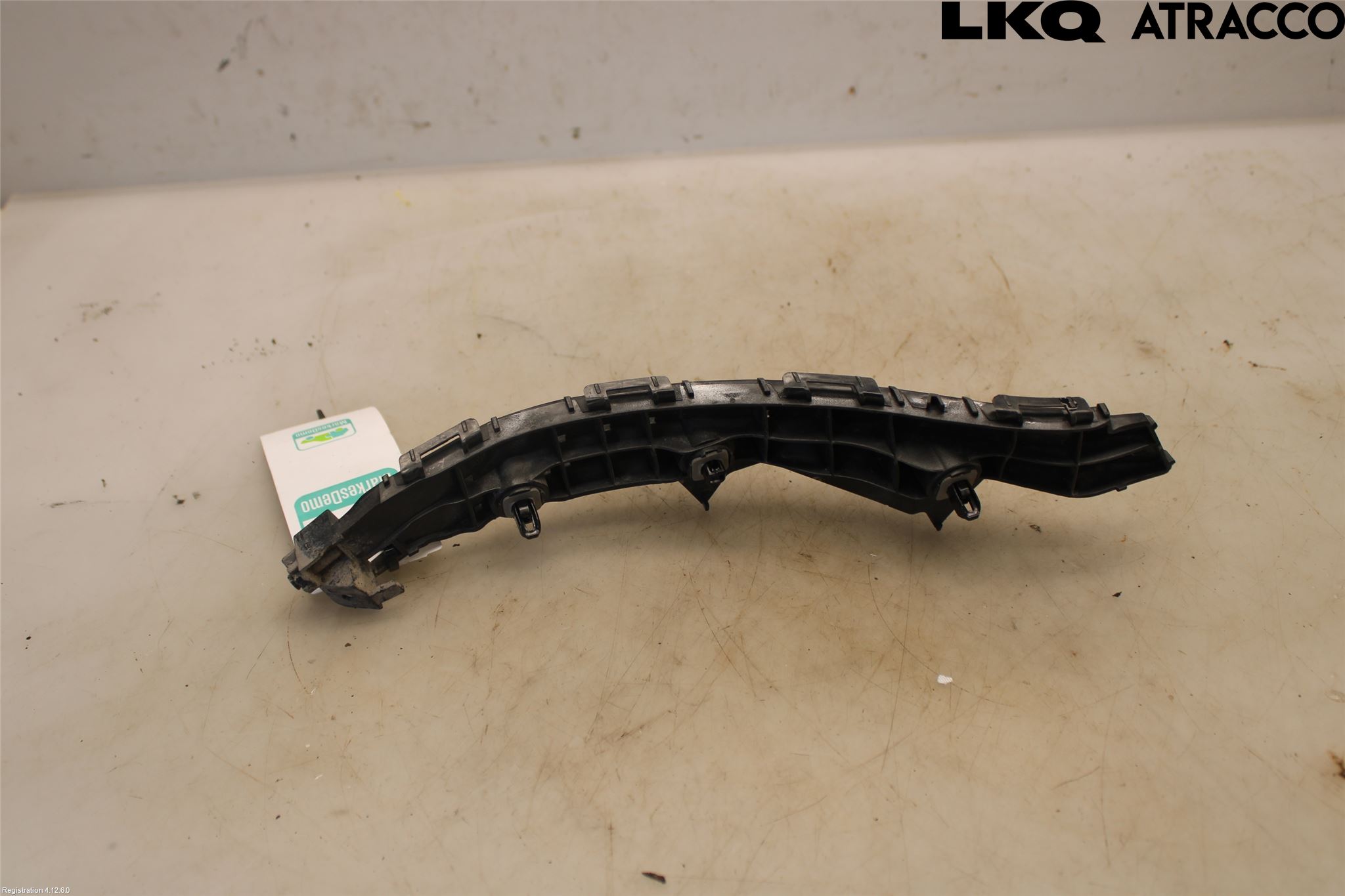 Toyota C-HR 16-23 Stötfångarfäste Bak Hö
