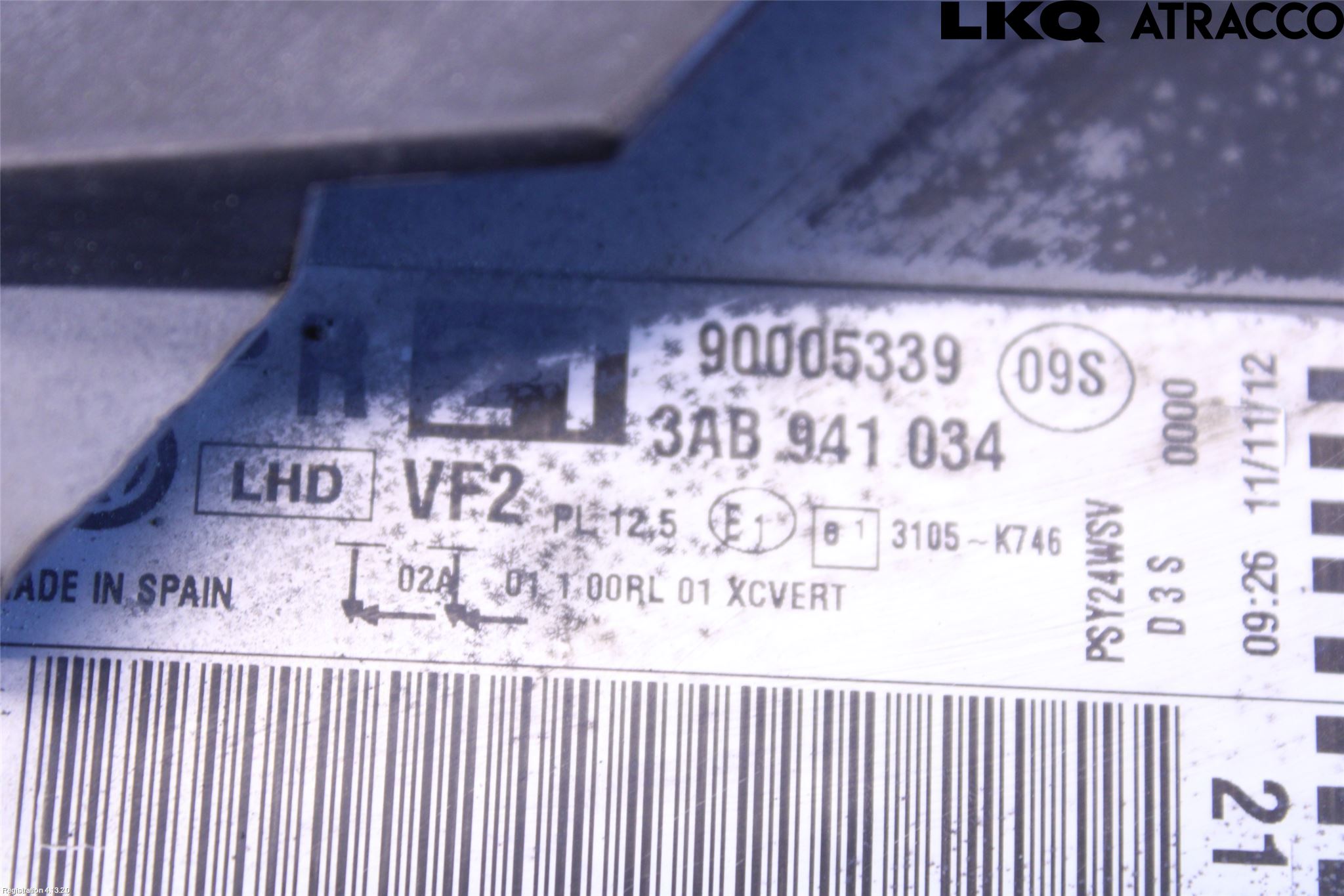 Volkswagen VW PASSAT 11-14 Strålkastare Höger