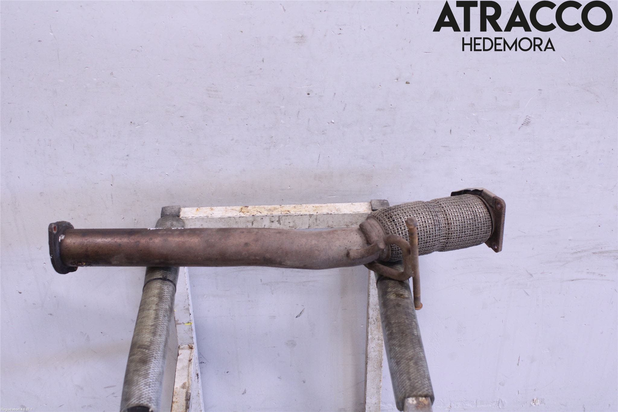 Volvo V90 17->> Avgas Främre Rör