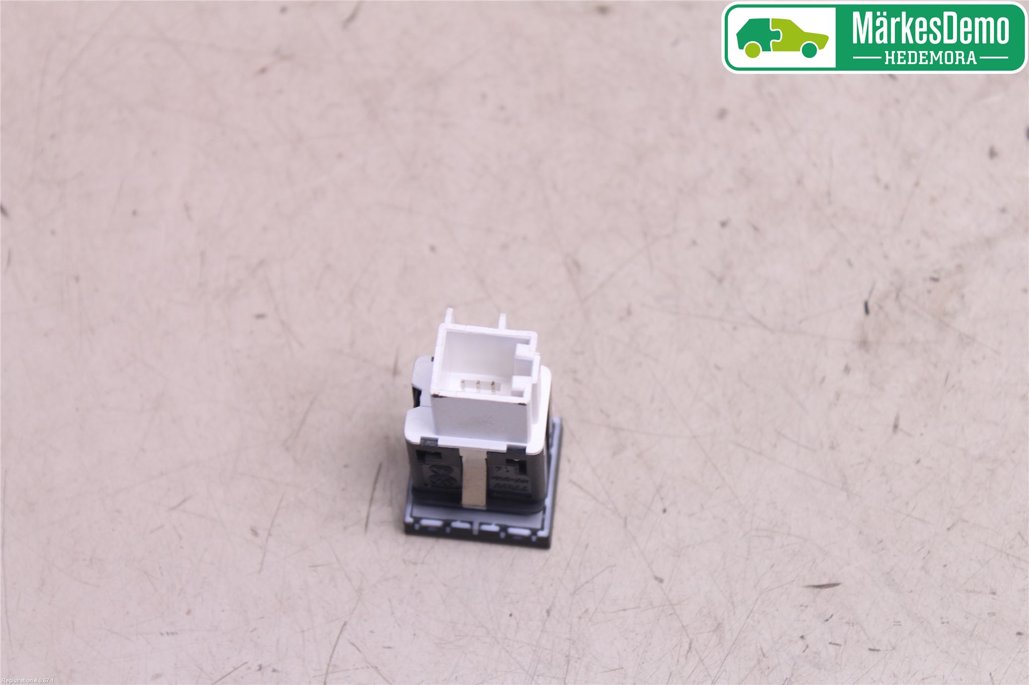 Volkswagen VW POLO 10-17 Strömställare Parkeringshjälp