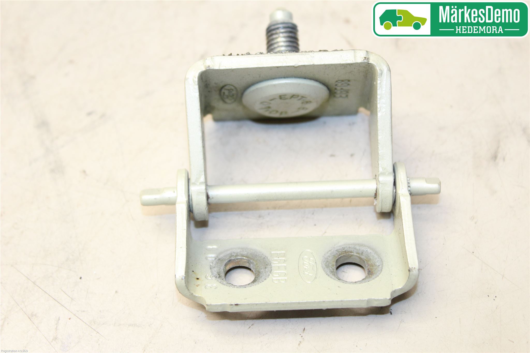 Ford FIESTA 09-12 Bakluckegångjärn Hö