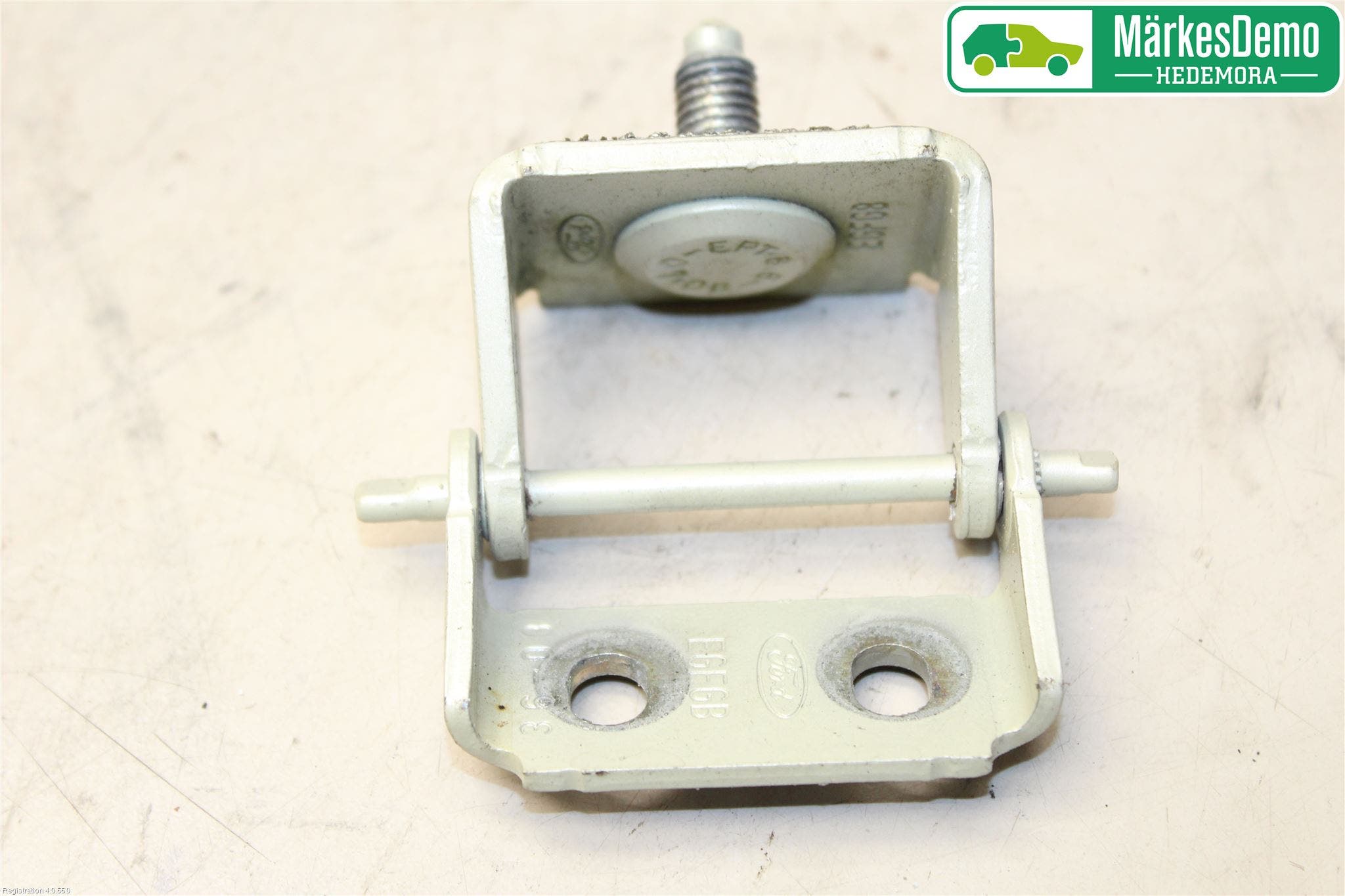 Ford FIESTA 09-12 Bakluckegångjärn Hö