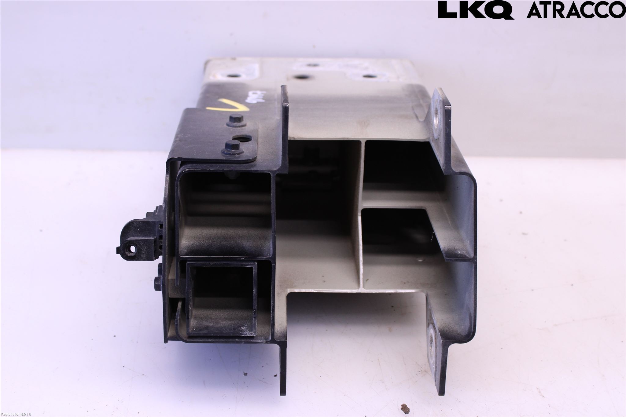 Volvo V90 17->> Stötfångarbärjärn Fram