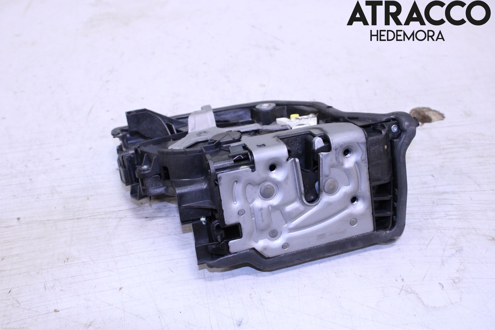 BMW 2 F45 Active Tourer 14-21 Låskista-Dörrlås