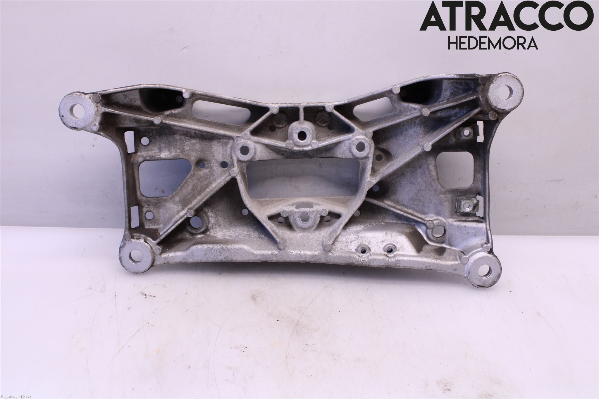 Audi A4/S4 B9 20- Växellådsbalk