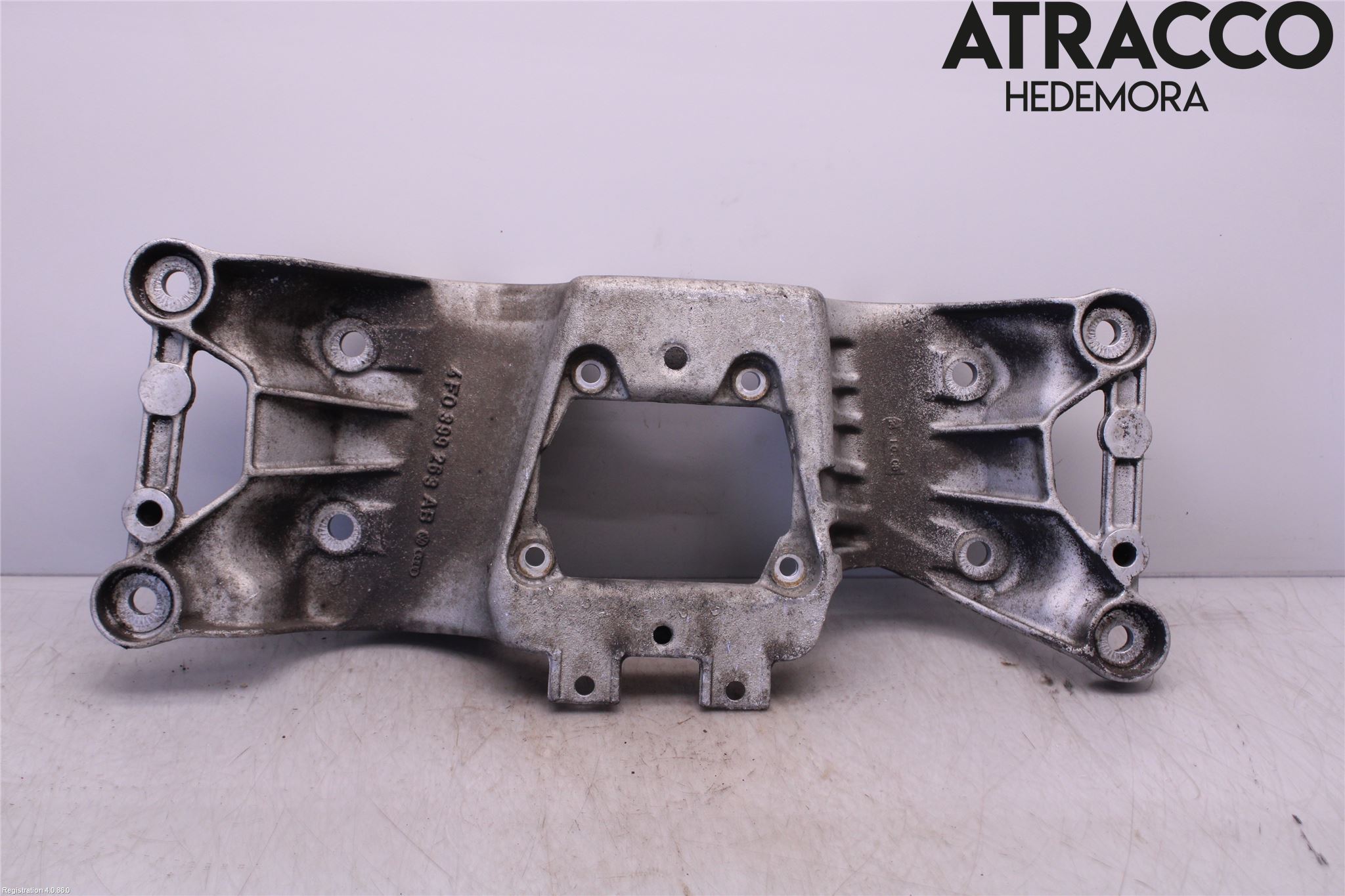 Audi A6/S6     05-11 Växellådsbalk