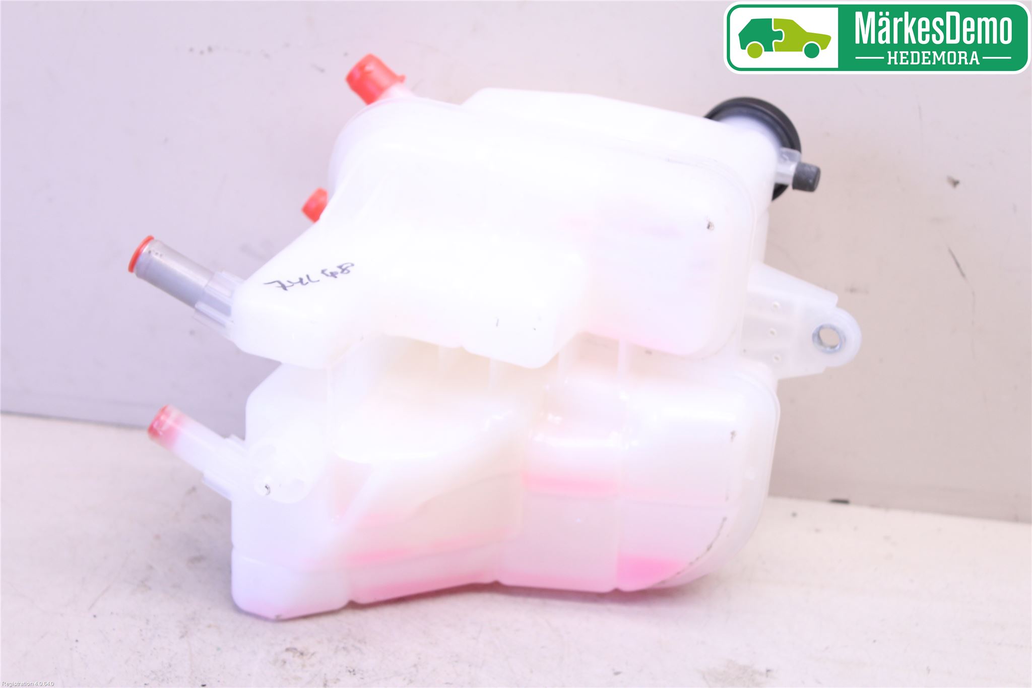 Toyota AURIS 13-19 Expansionstank