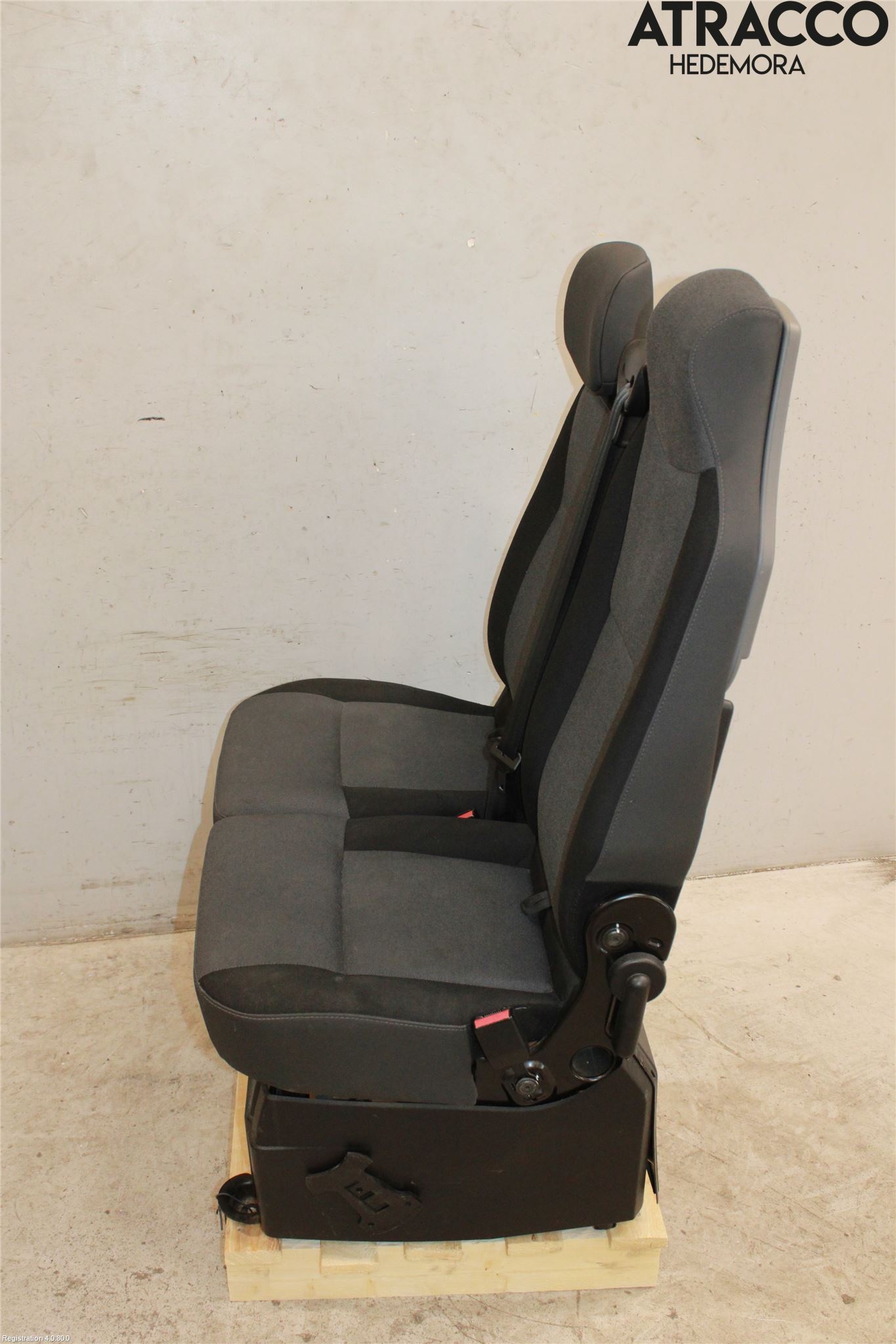 Nissan NV400 12-24 Inredning Soffa Fram Komplett