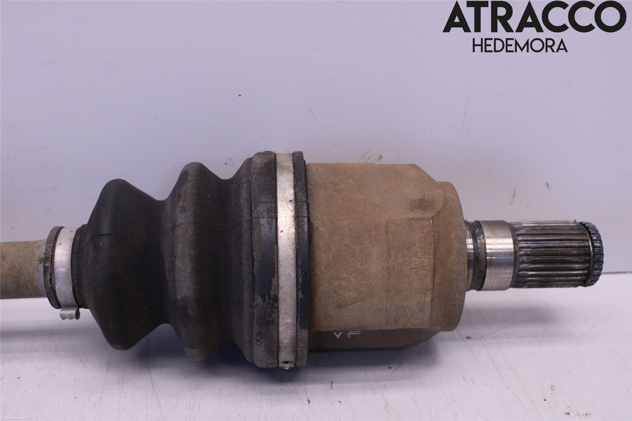 Kia CARENS III 13-19 Drivaxel Fram Vänster