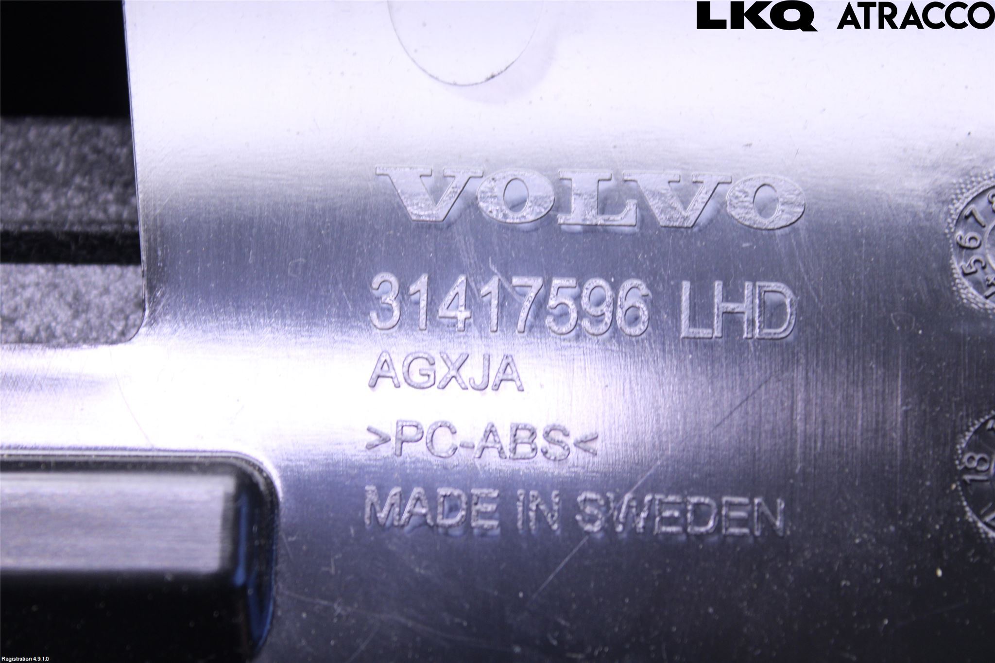 Volvo XC60 18- Handskfack