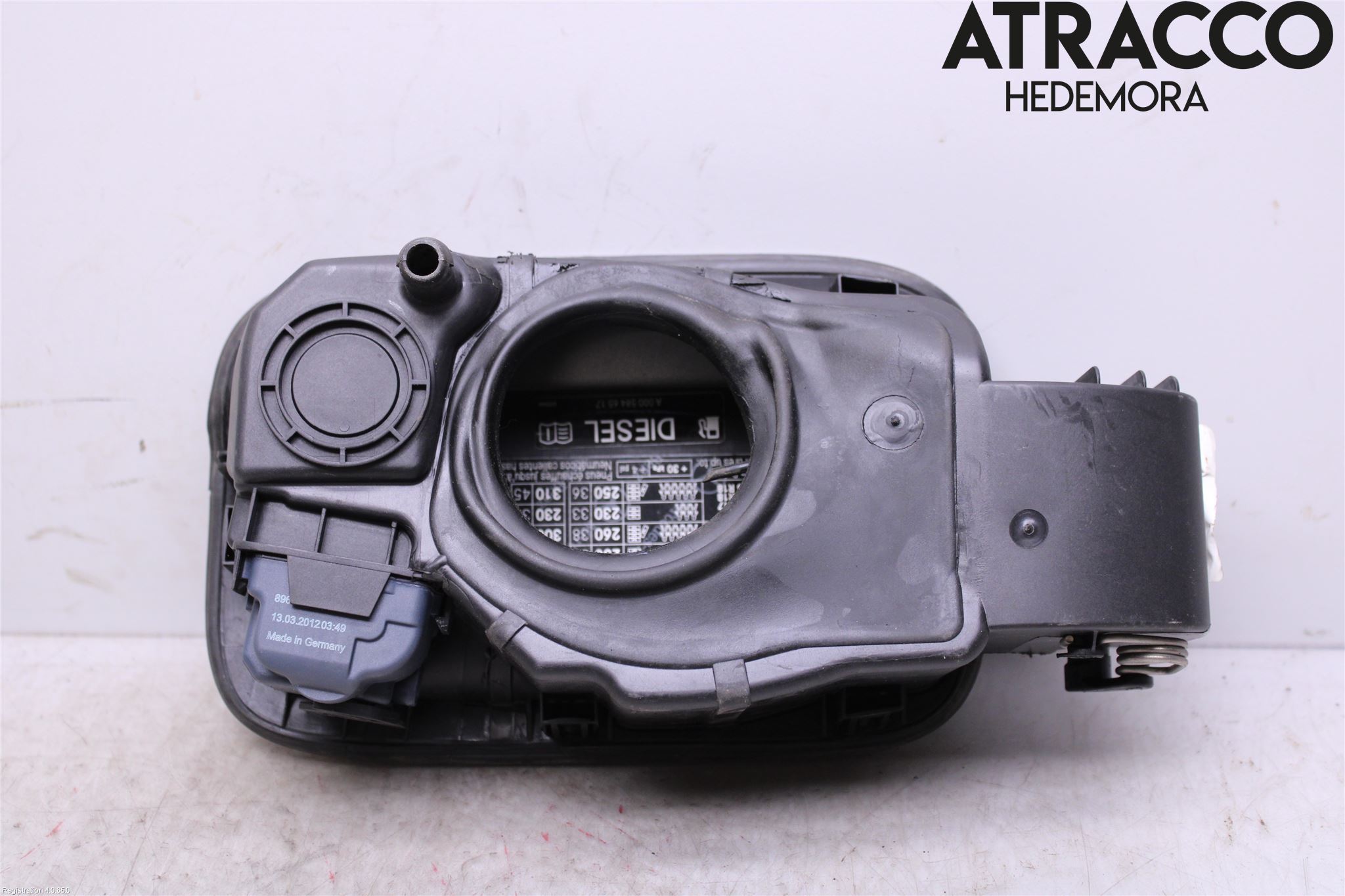 Mercedes-Benz MB C-KLASS (W204) 07-15 Tanklucka
