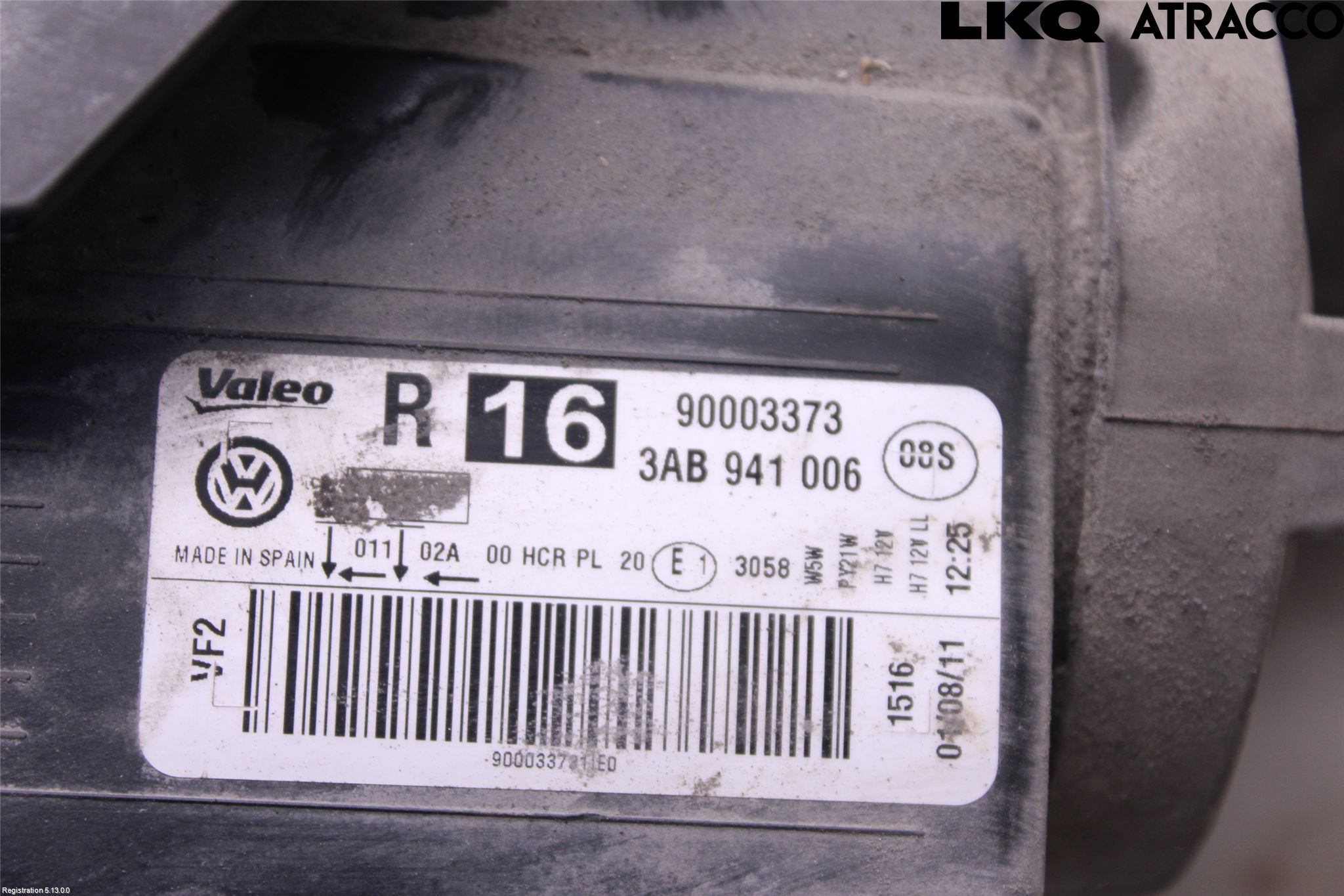 Volkswagen VW PASSAT 11-14 Strålkastare Höger