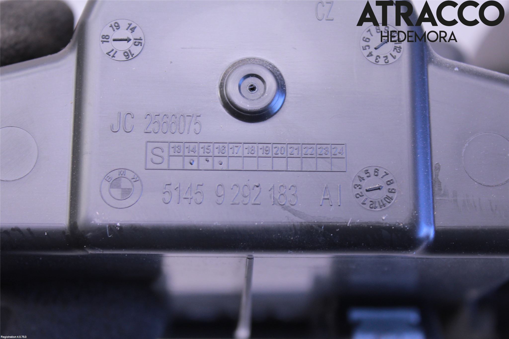 BMW X1 F48 15-22 Instrumentbräda Förvaringsfack