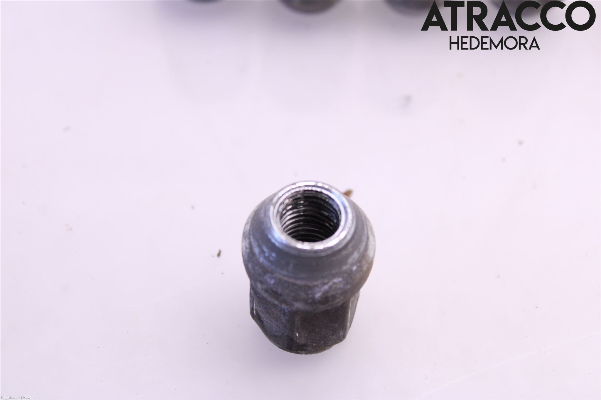 Opel ASTRA J 10-15 Hjulmutter-Bult-Sats