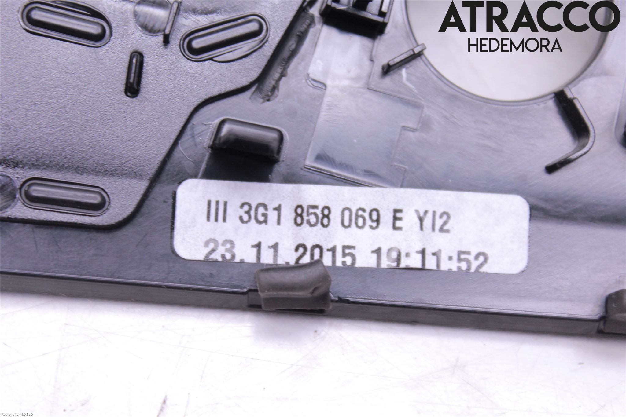 Volkswagen VW PASSAT 15-19 Instrument-Radio Sarg