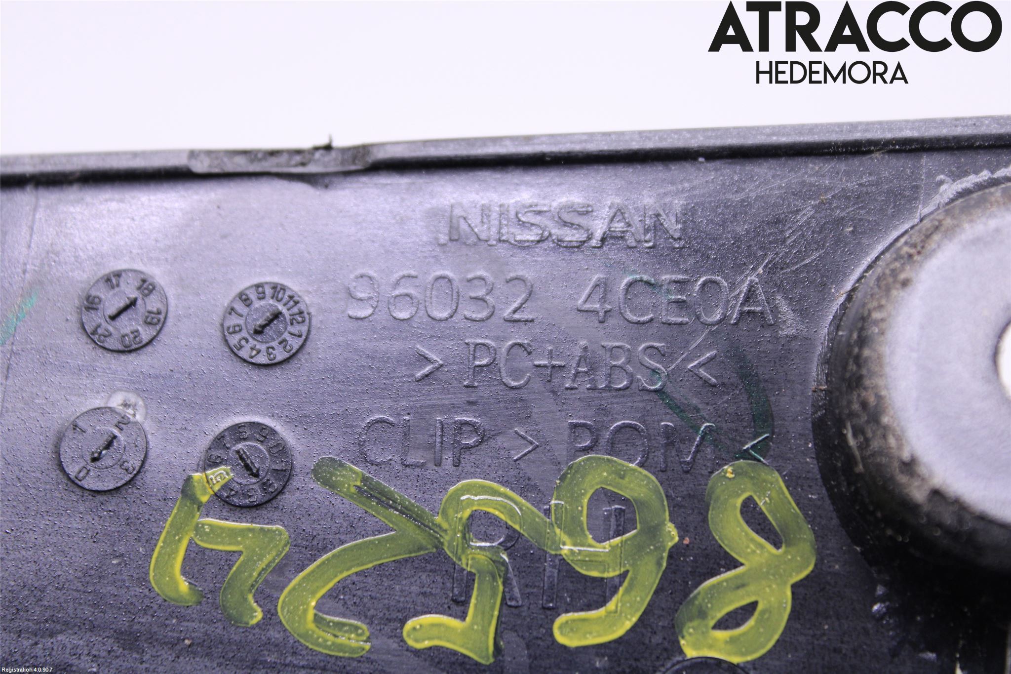 Nissan X-TRAIL 14-21 Spoiler Baklucka