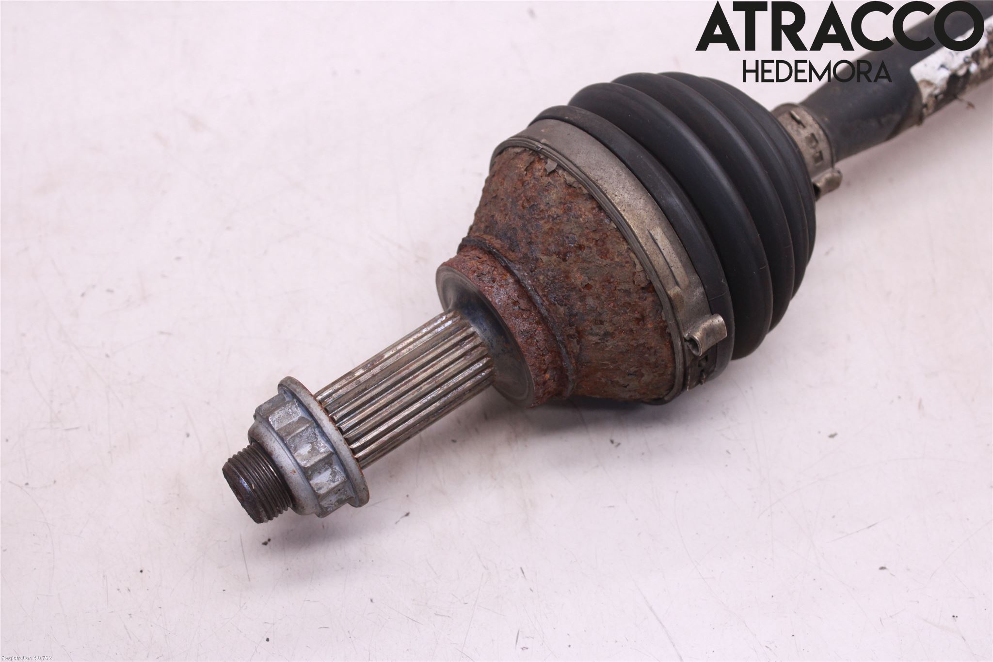 Volkswagen VW UP! / E-UP! Drivaxel Fram Höger