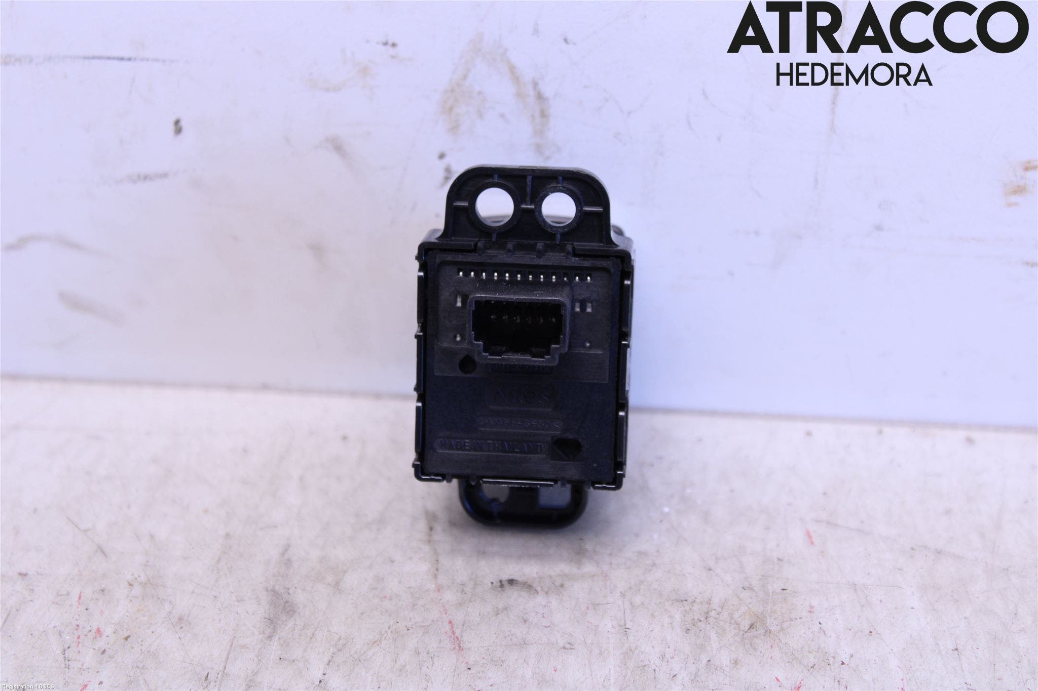 Nissan QASHQAI 14-17 Strömställare Parkeringsbroms