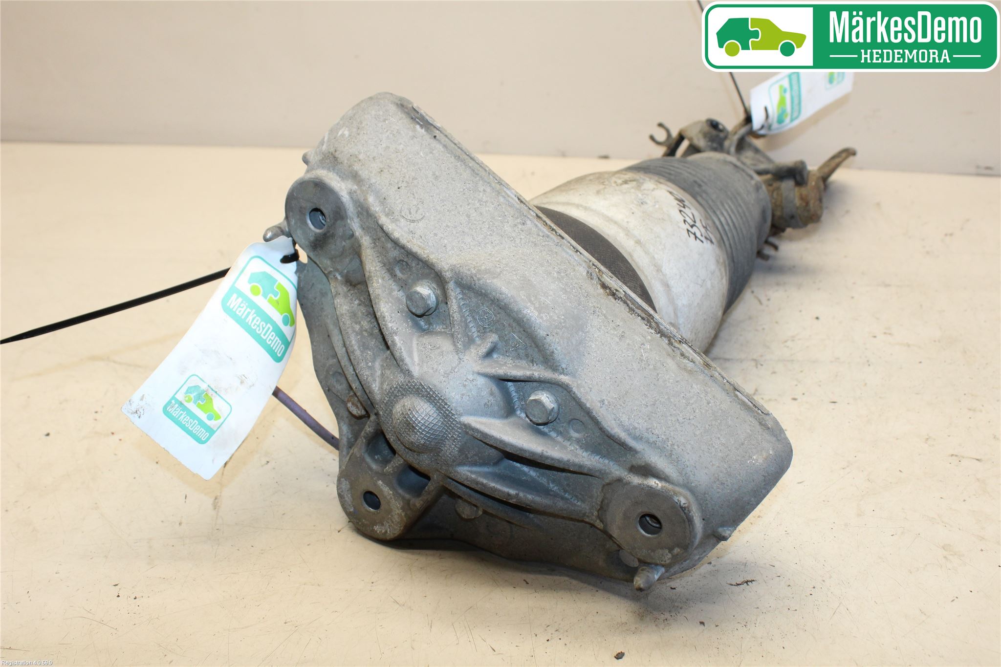 Audi Q7/SQ7 Fjäderben Fram Vänster