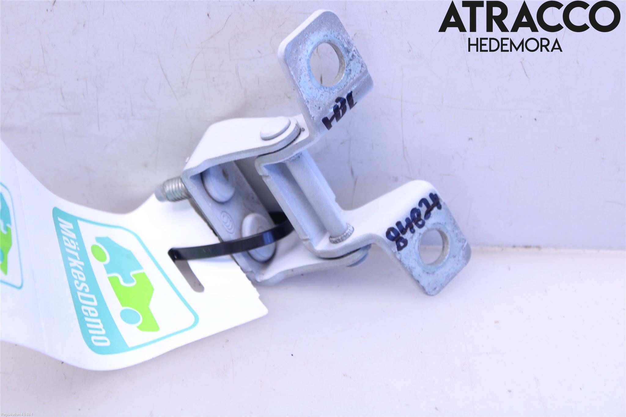 Kia CEED/CEED SW 19- Bakluckegångjärn Hö