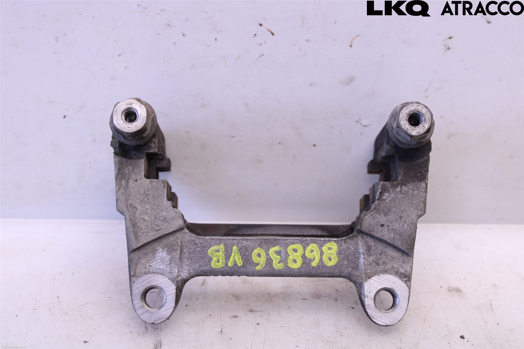 Audi A6 F2/C8 19- Bromsokshållare