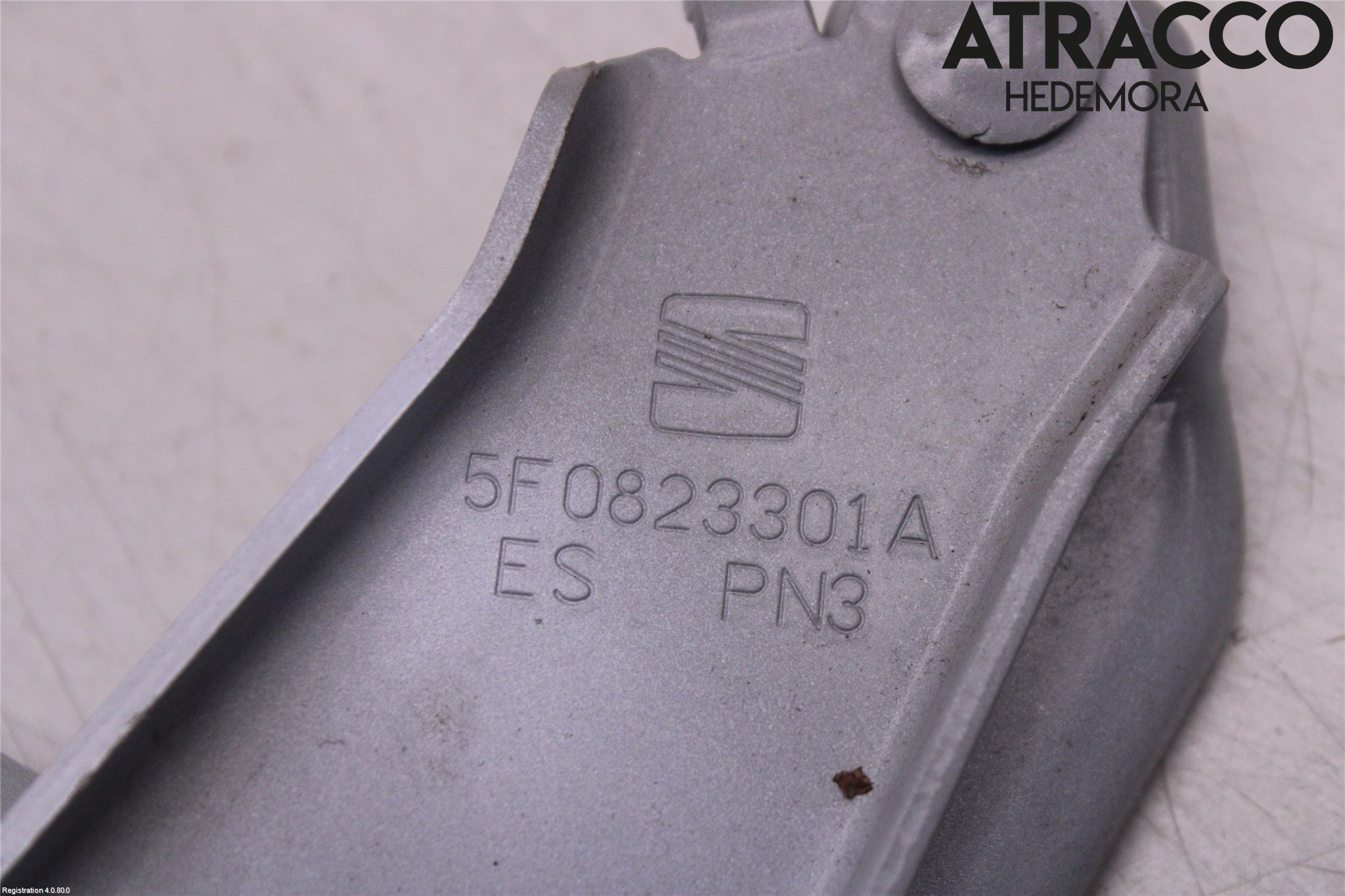 Seat LEON 13-20 Huvgångjärn