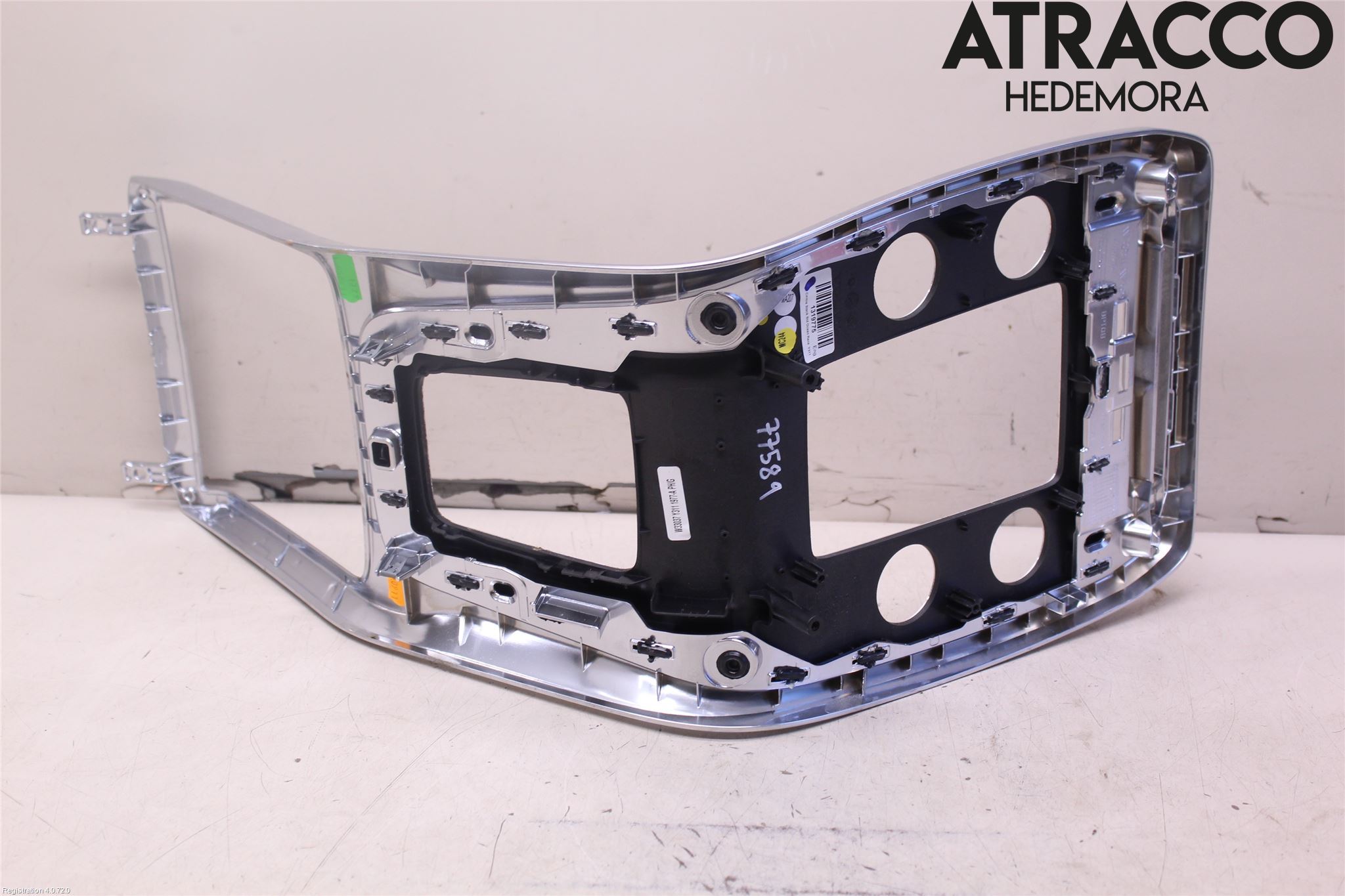 Volvo XC70 08-13 Instrument-Radio Sarg