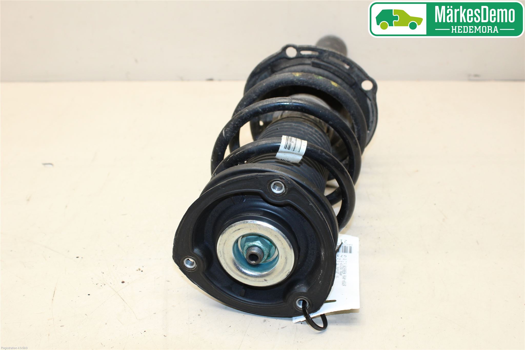 Volkswagen VW PASSAT 15-19 Fjäderben Fram Höger