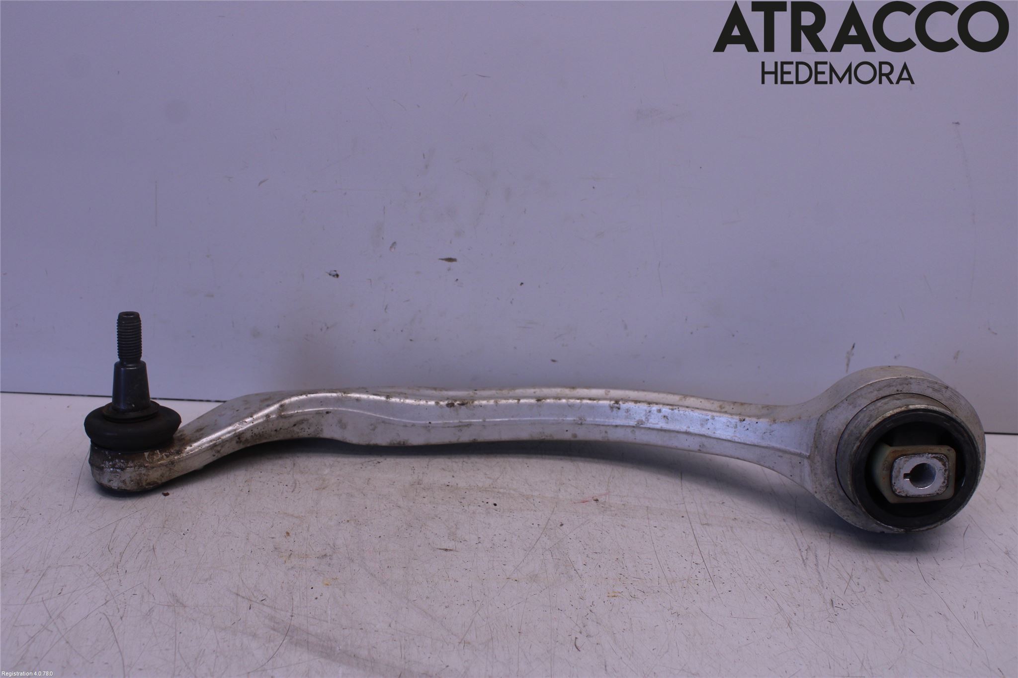 Volkswagen VW PASSAT 01-05 Bärarm Fram Undre Vä