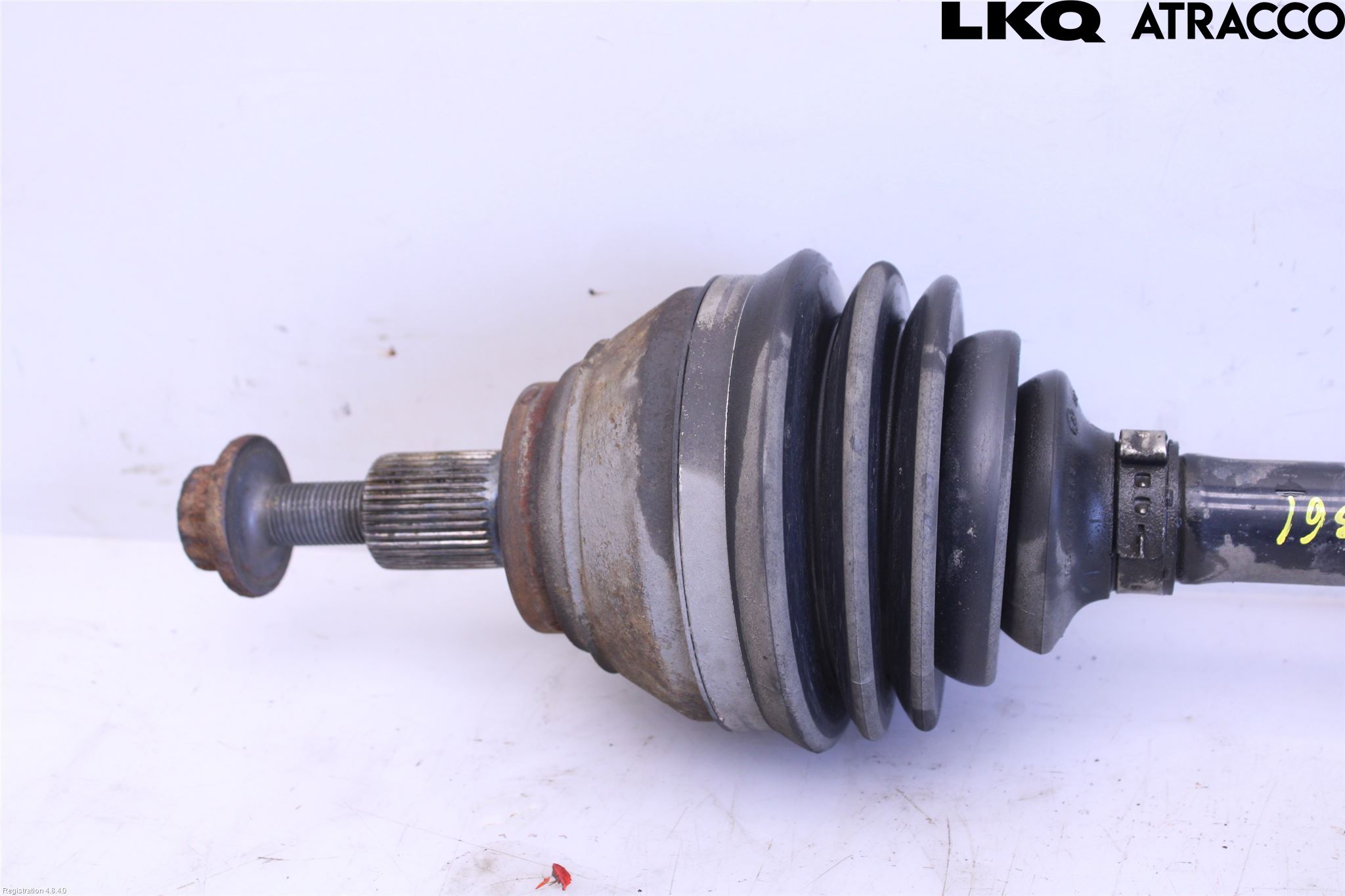 Volkswagen VW PASSAT 11-14 Drivaxel Fram Vänster