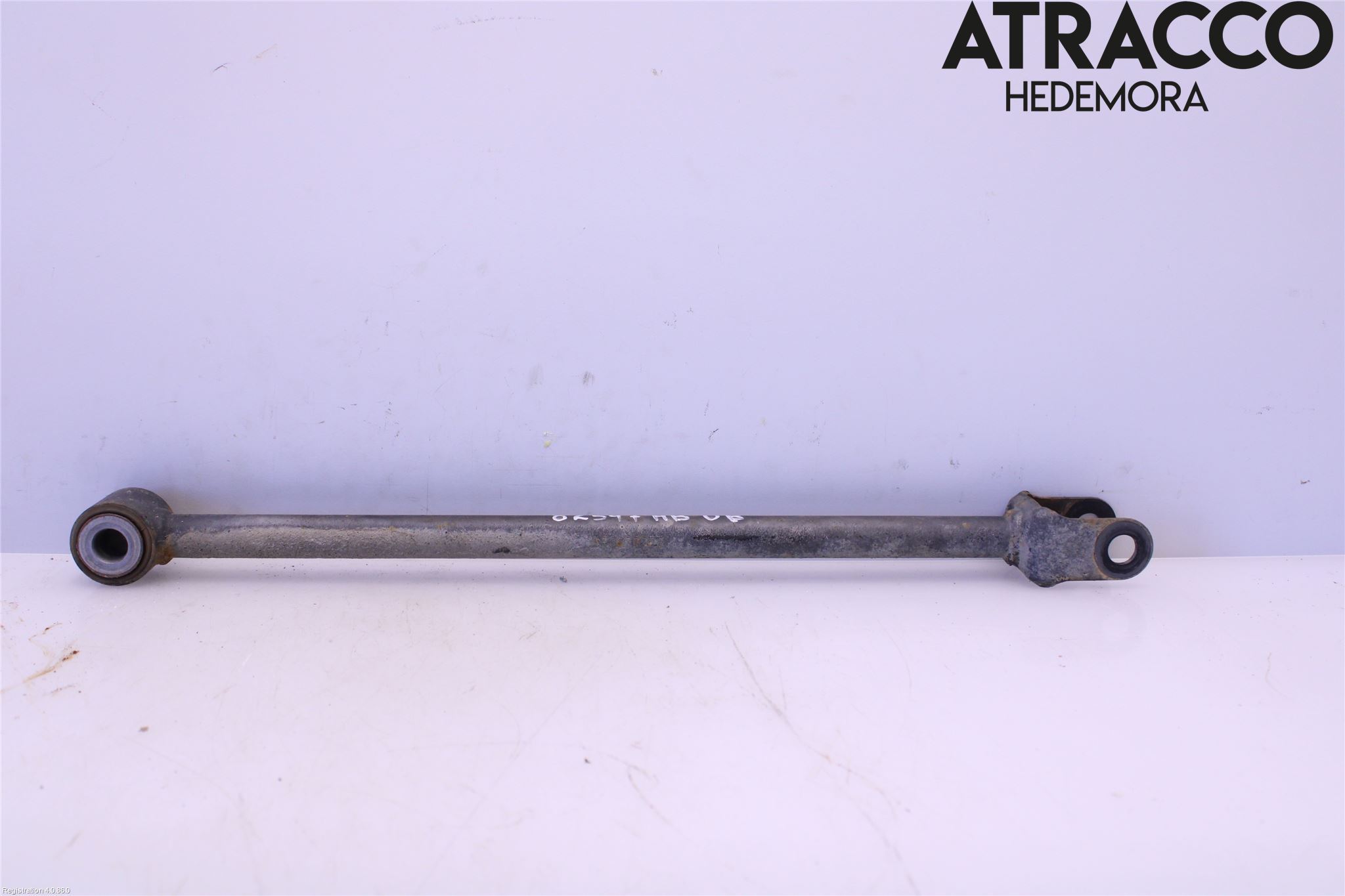 Dacia DUSTER 10-17 Bärarm Bak Höger