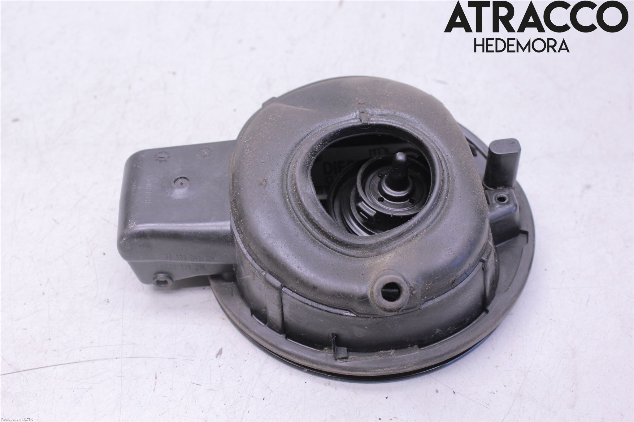 Volkswagen VW PASSAT 11-14 Tanklucka