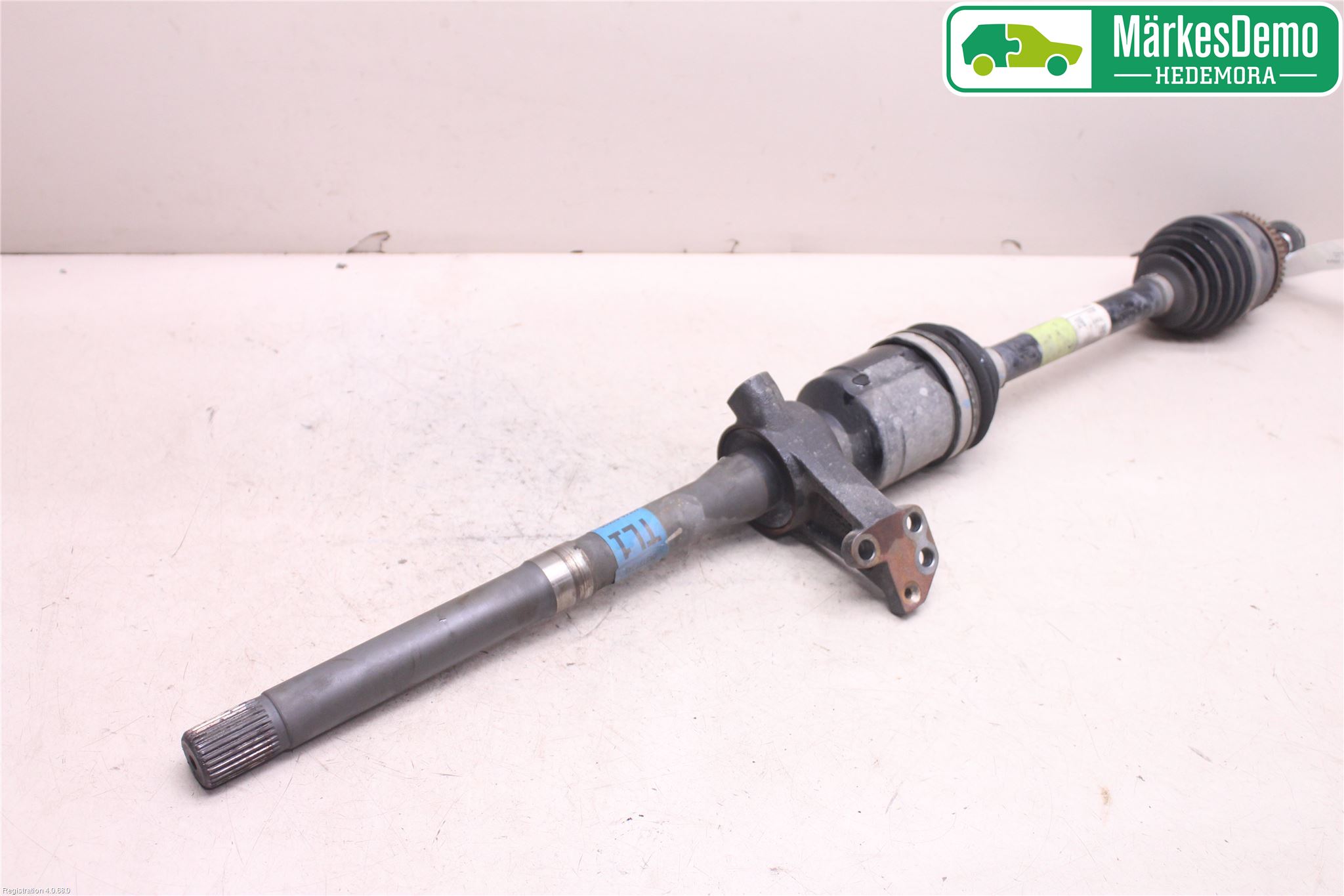 Kia SPORTAGE (QL) 16-21 Drivaxel Fram Höger