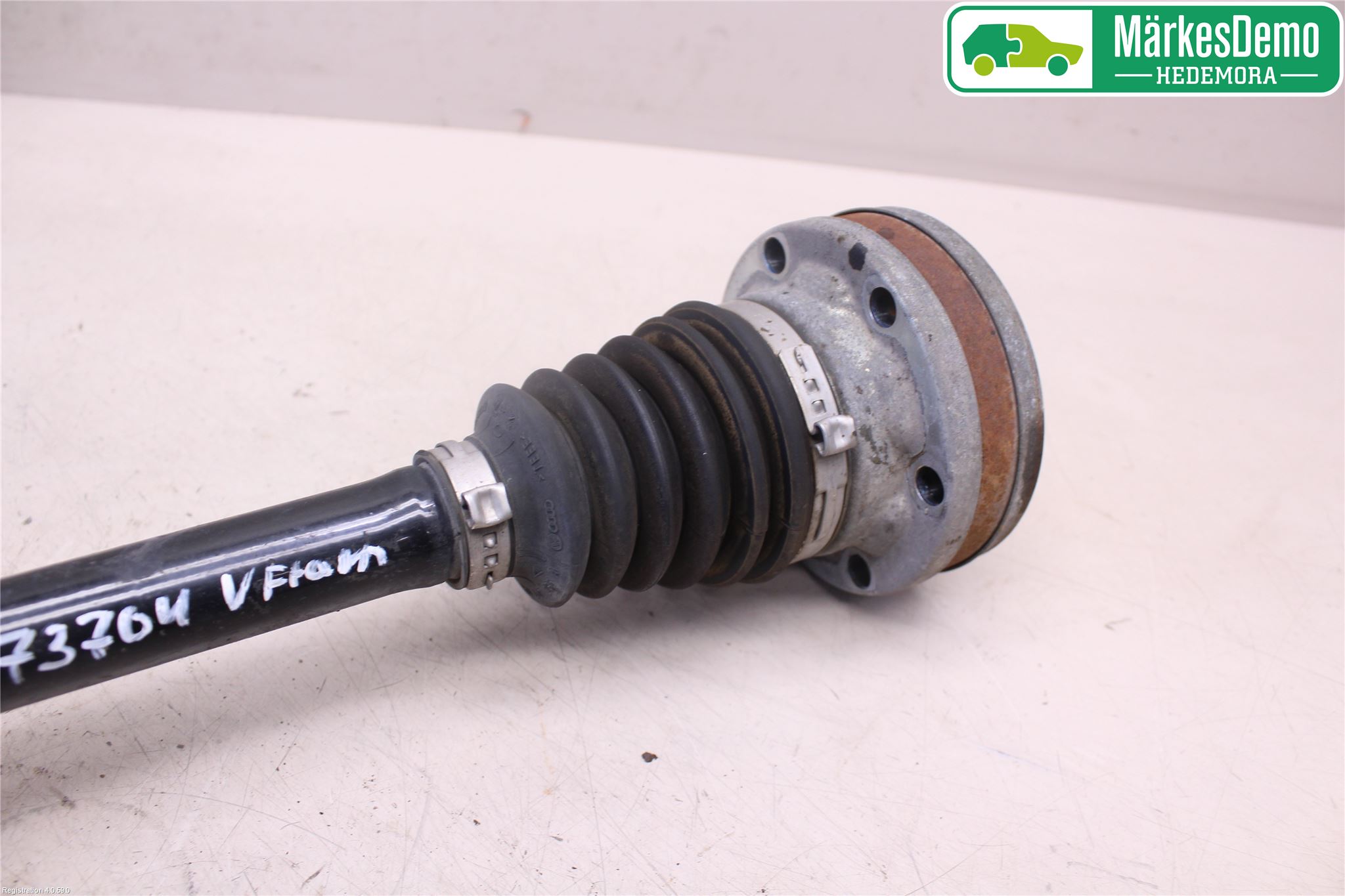 Volkswagen VW GOLF VI 09-13 Drivaxel Fram Vänster