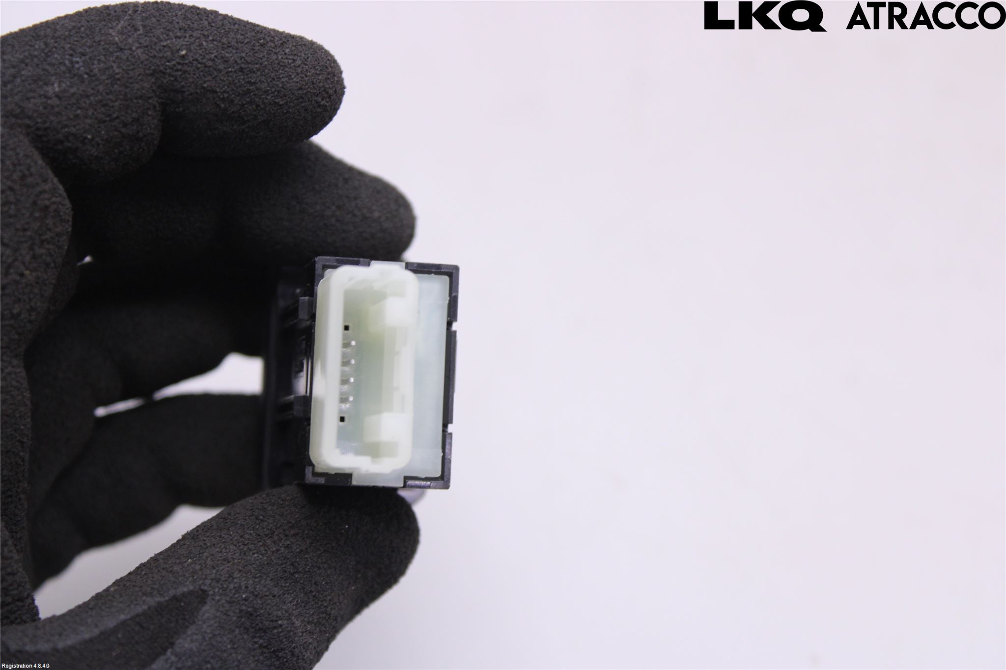 Mitsubishi OUTLANDER 13-21 Strömställare Fram