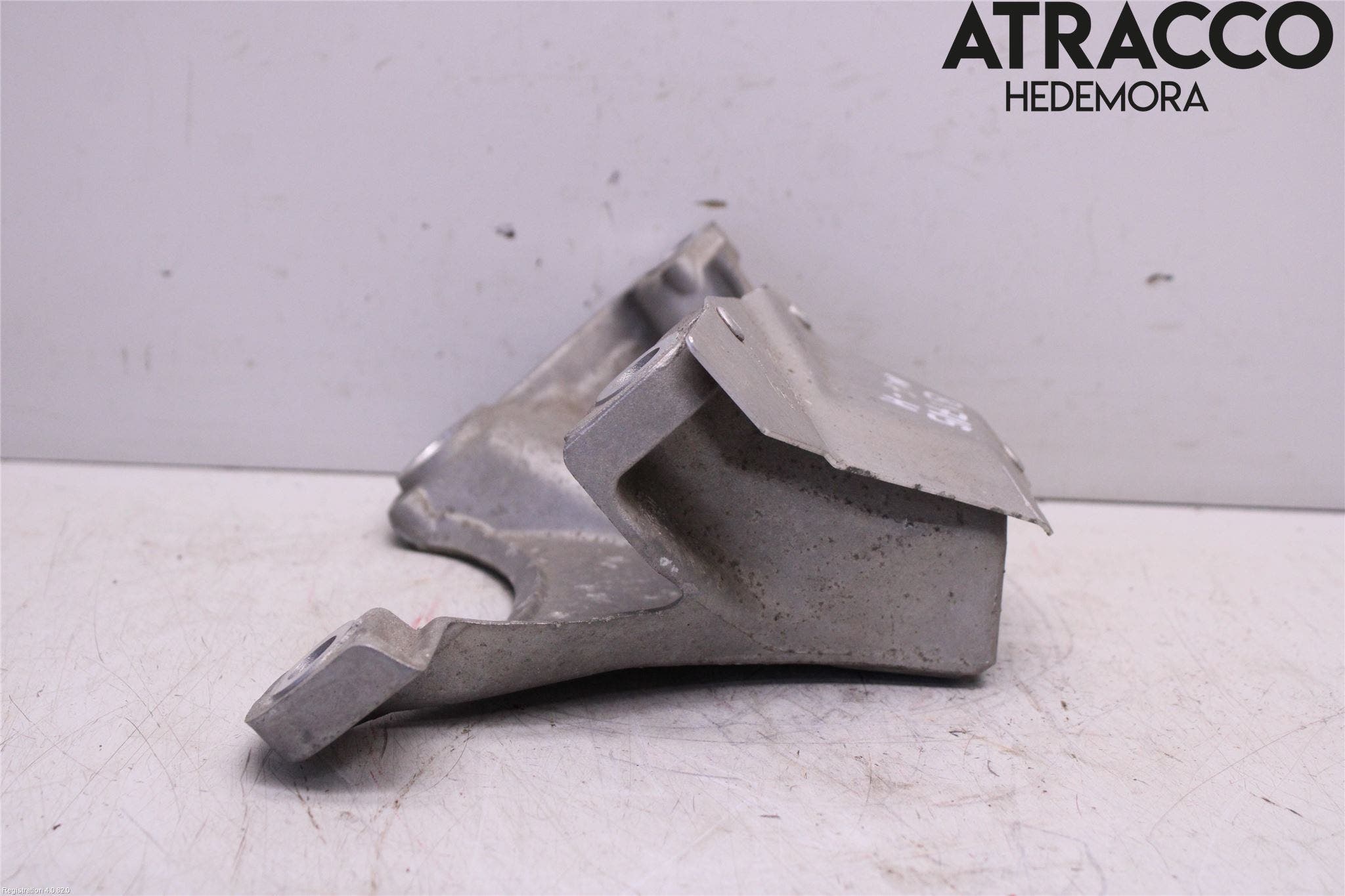 BMW 5 F10/F11/F18 09-17 Motorfäste