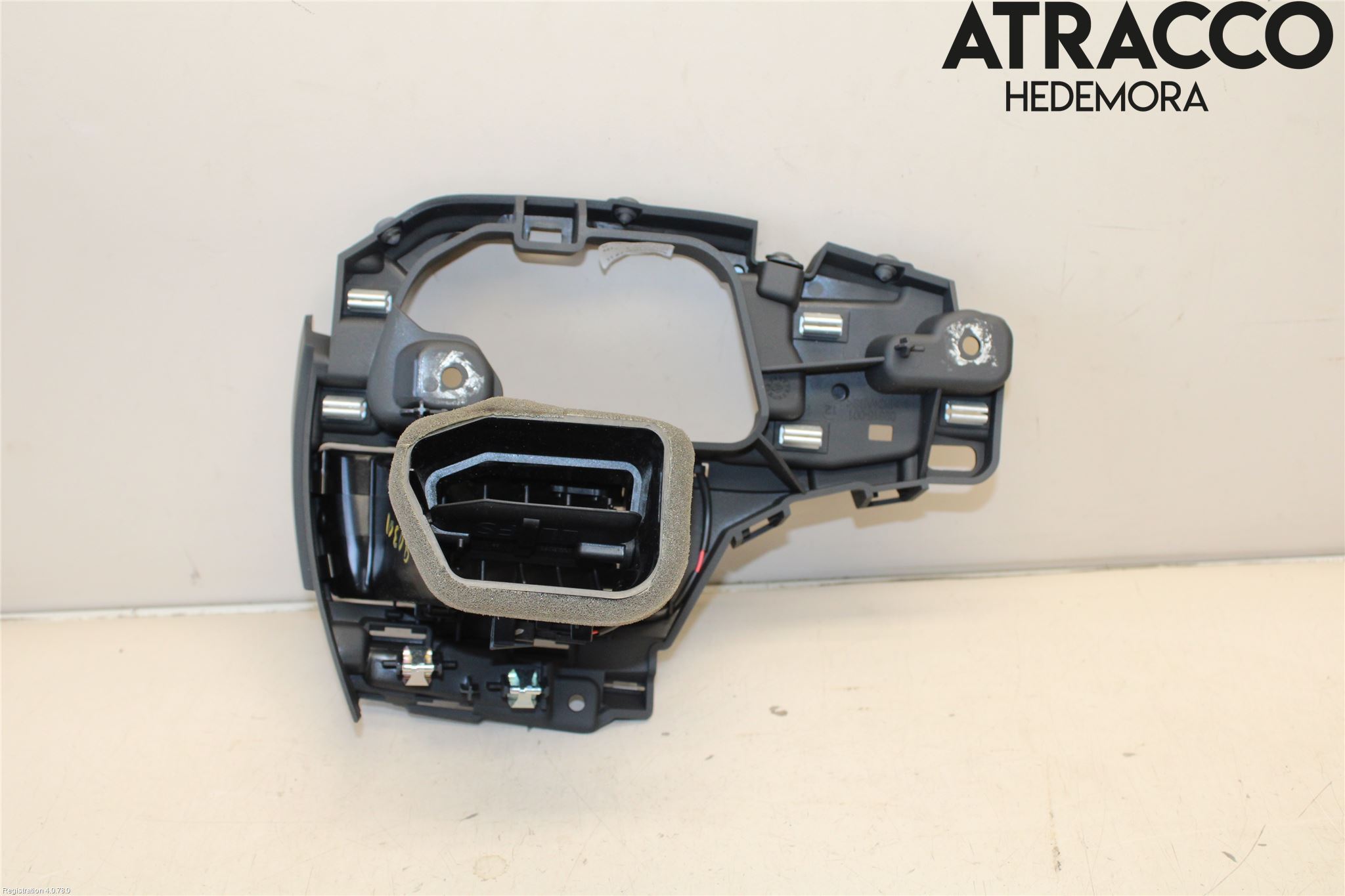 Audi A4/S4 B9 16-19 Defrosterkanal-Munstycke