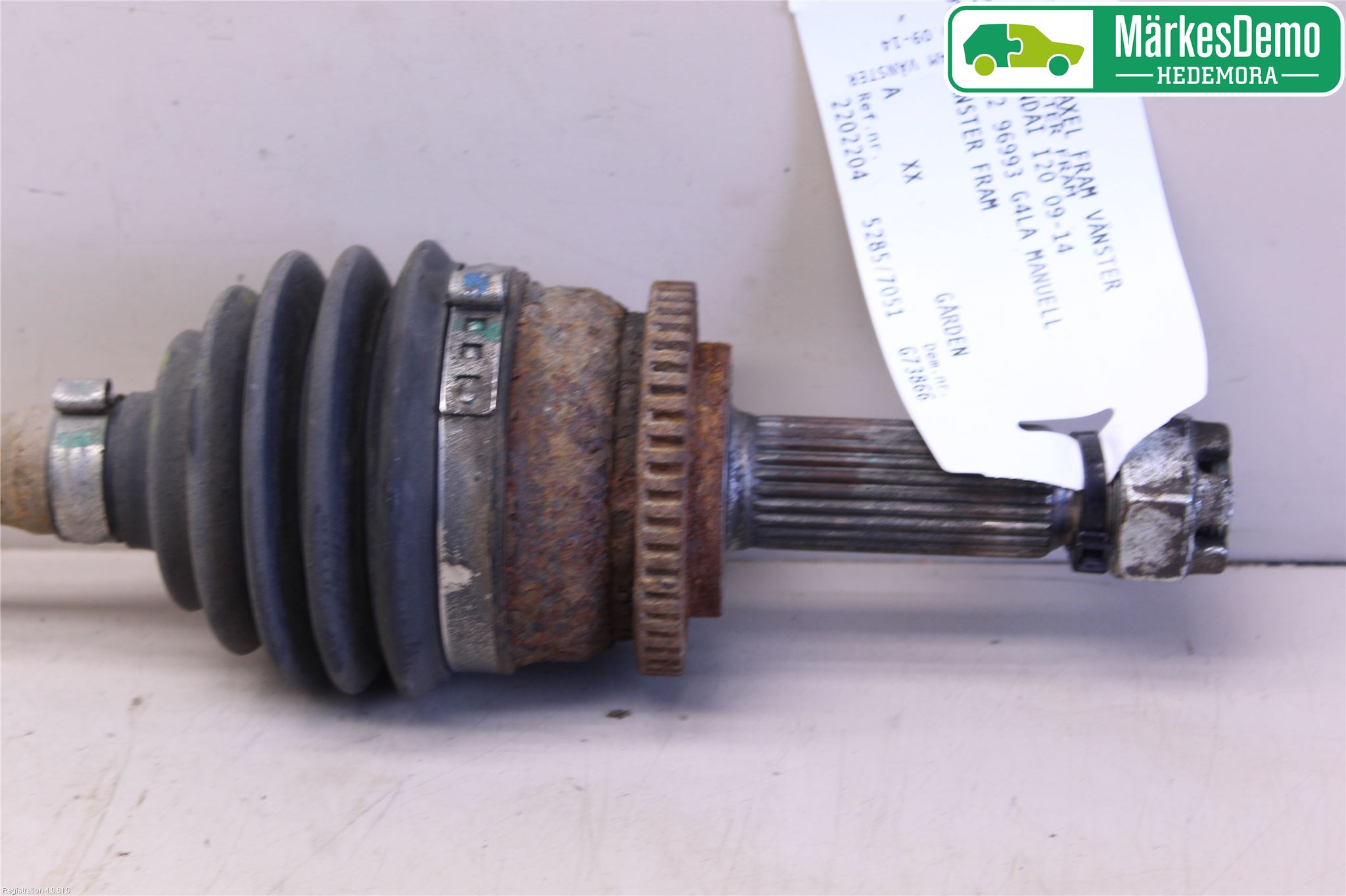 Hyundai i20 PB 09-14 Drivaxel Fram Vänster