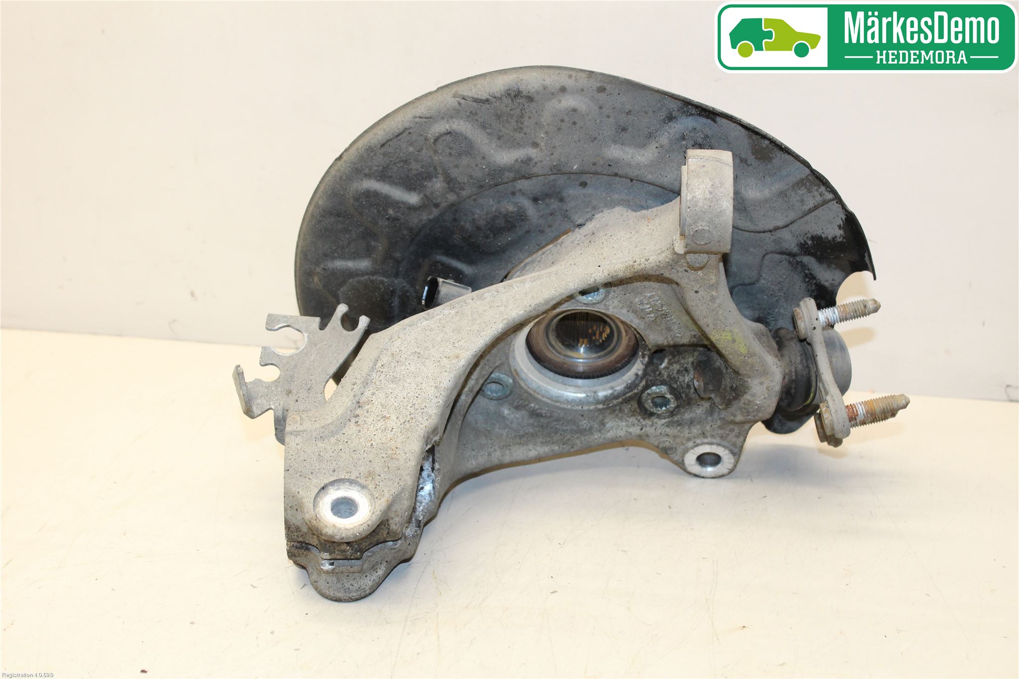 Volkswagen VW PASSAT 15-19 Styrspindel Lagerhus Hö