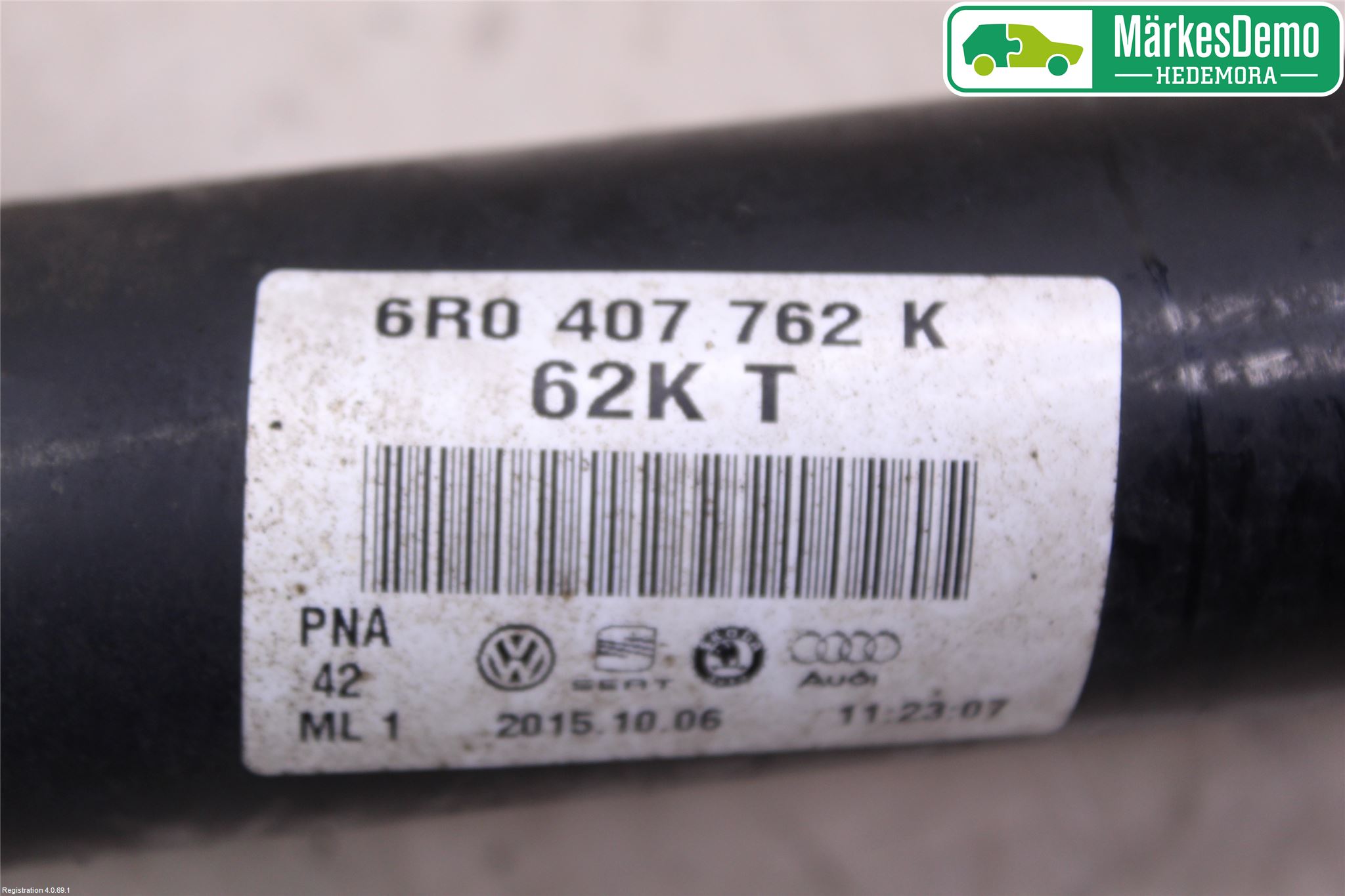 Volkswagen VW POLO 10-17 Drivaxel Fram Höger