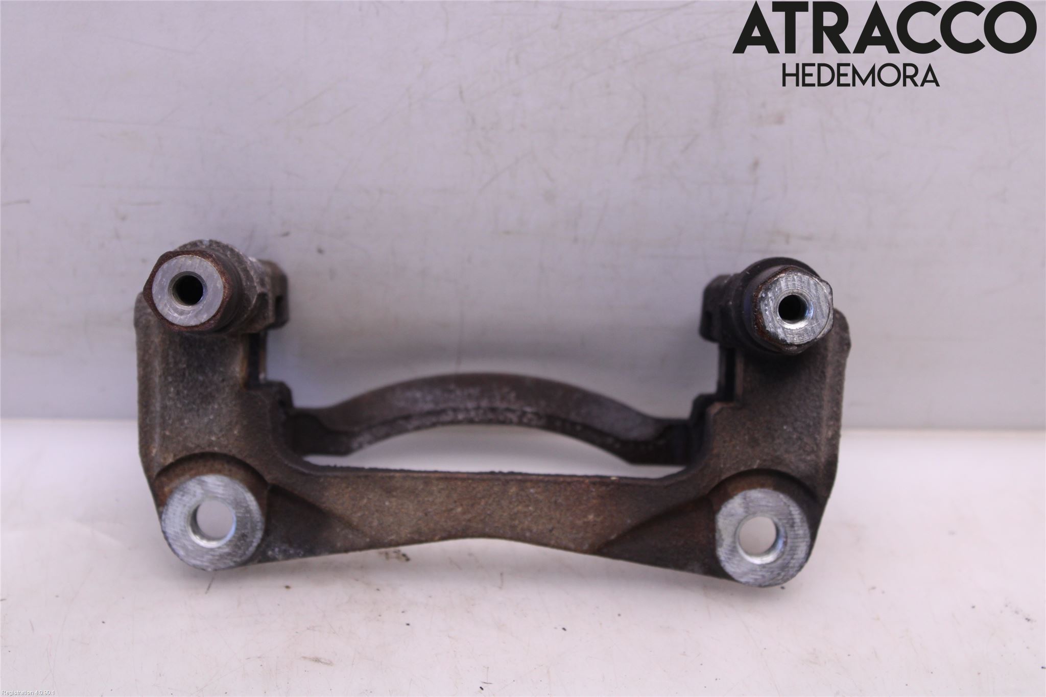 Suzuki SWIFT 17-24 Bromsokshållare