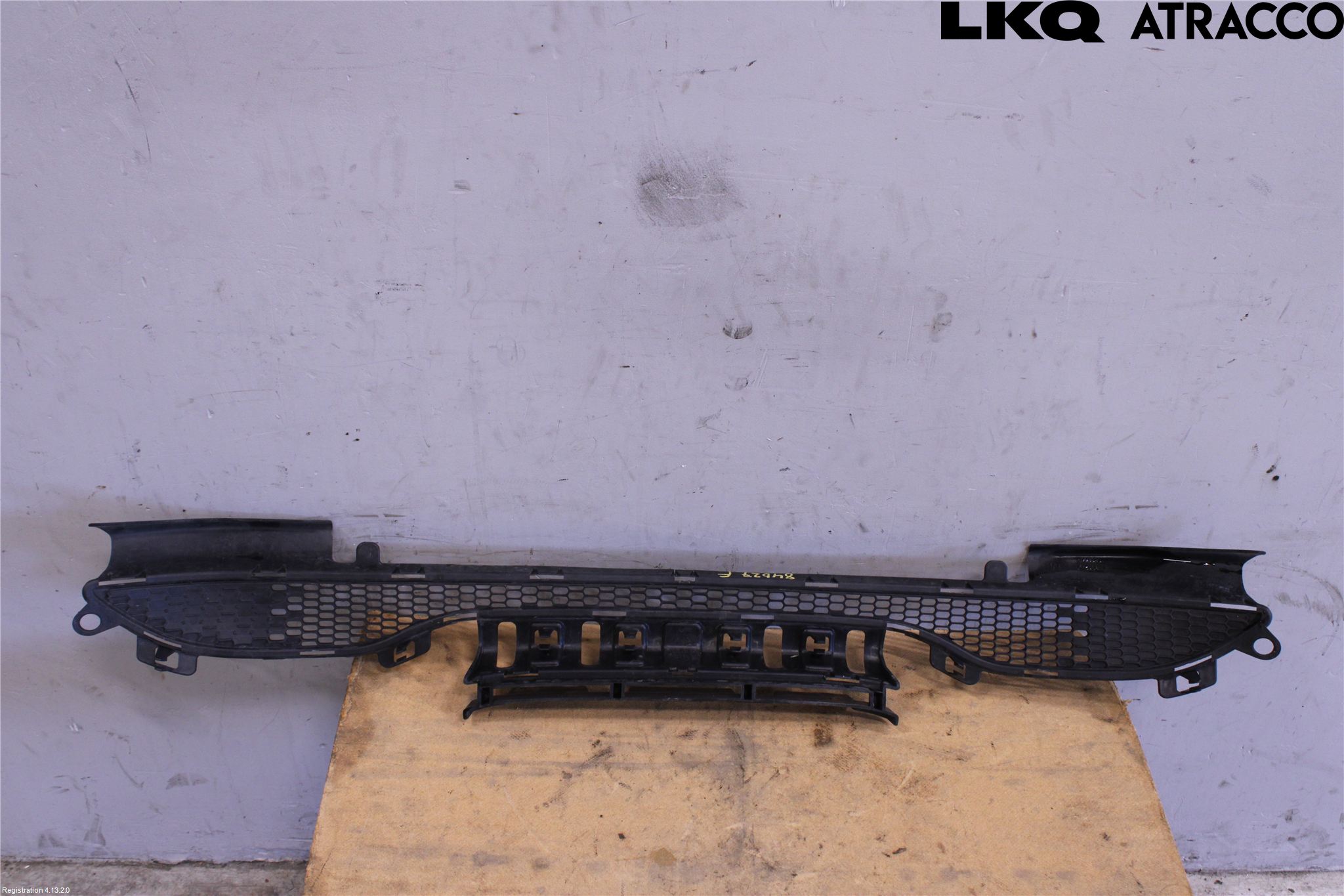 Peugeot 208 12-15 Grilldel Mitt