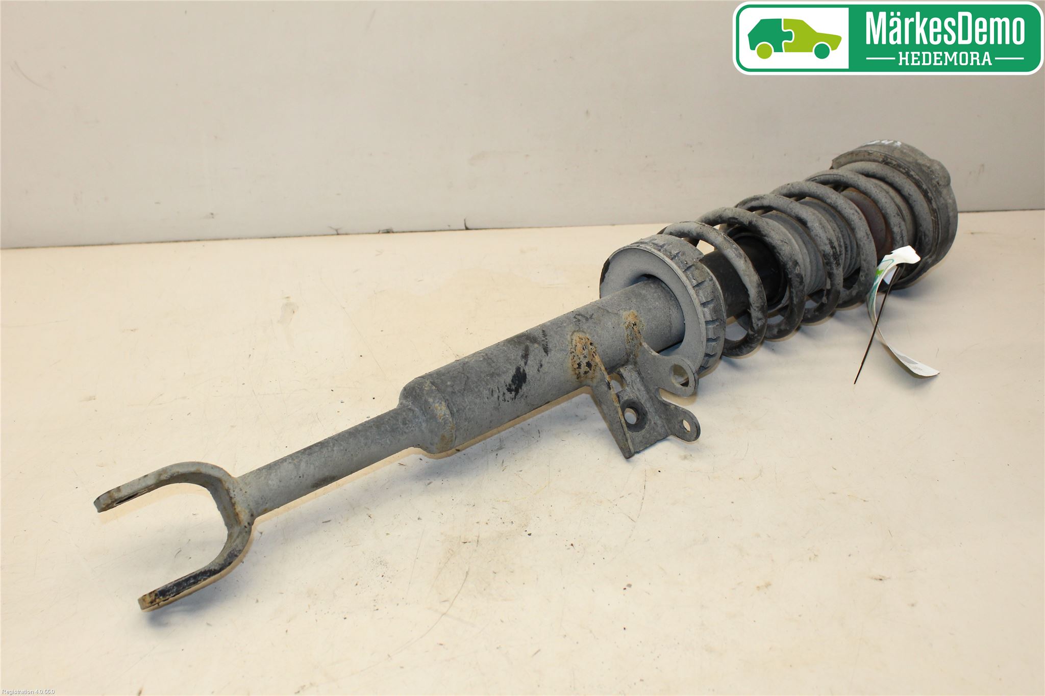 BMW 5 F10/F11/F18 09-17 Fjäderben Fram Höger