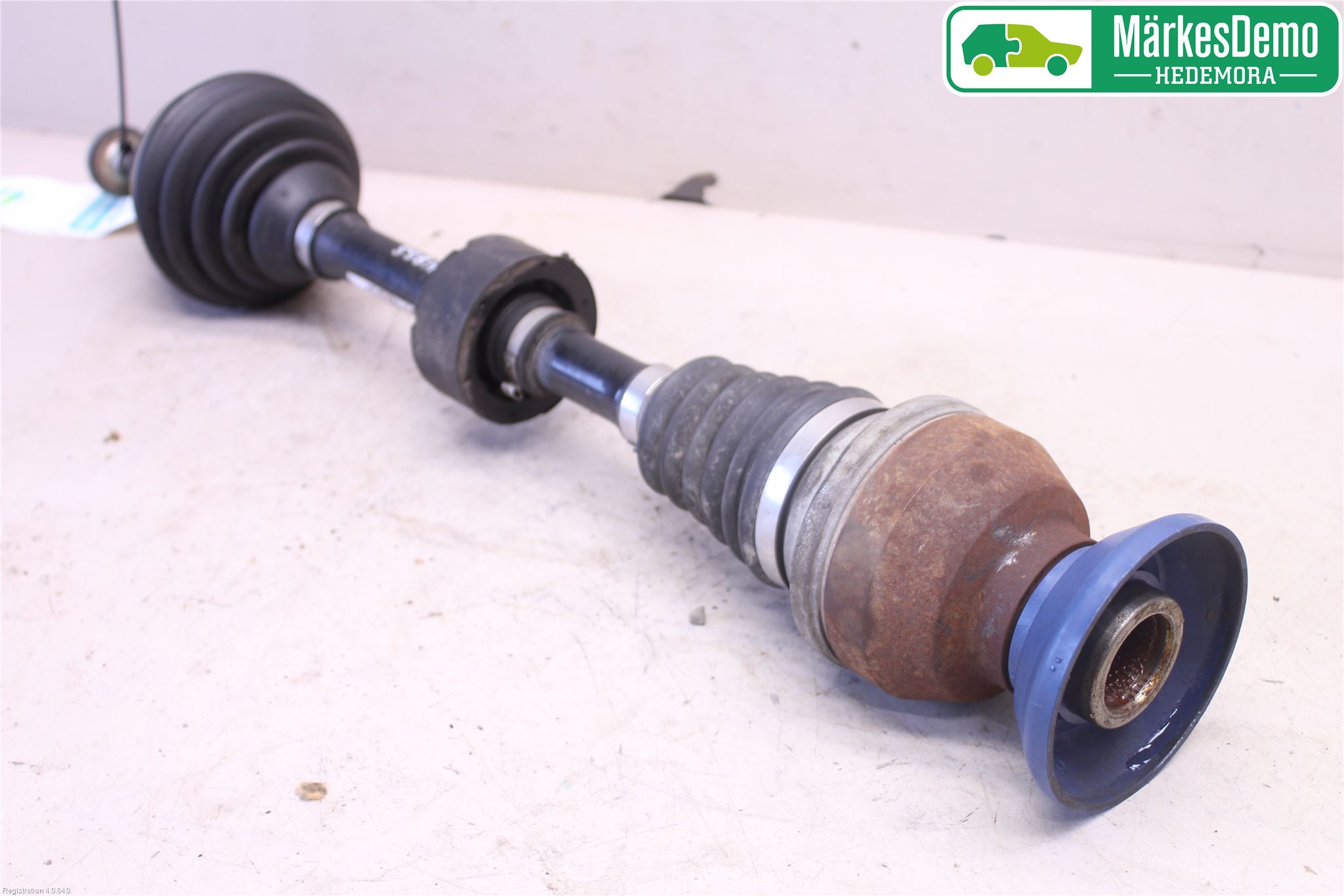 Volkswagen VW TIGUAN 07-16 Drivaxel Fram Höger