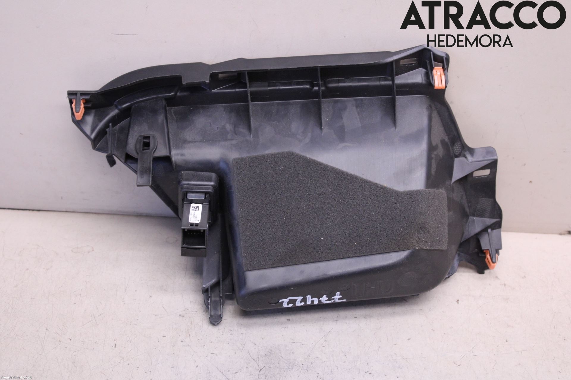 Toyota C-HR 16-23 Instrumentbräda Förvaringsfack