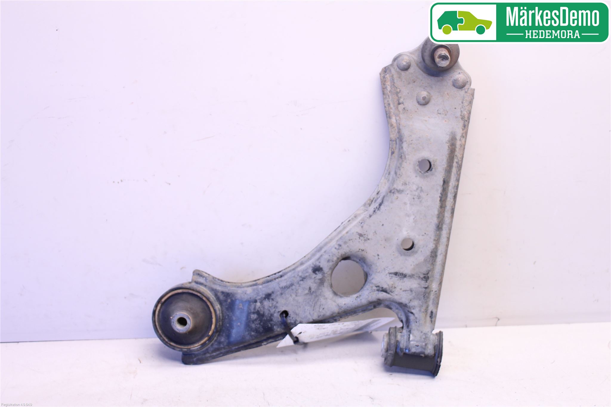 Opel CORSA D 07-14 Bärarm Fram Undre Vä